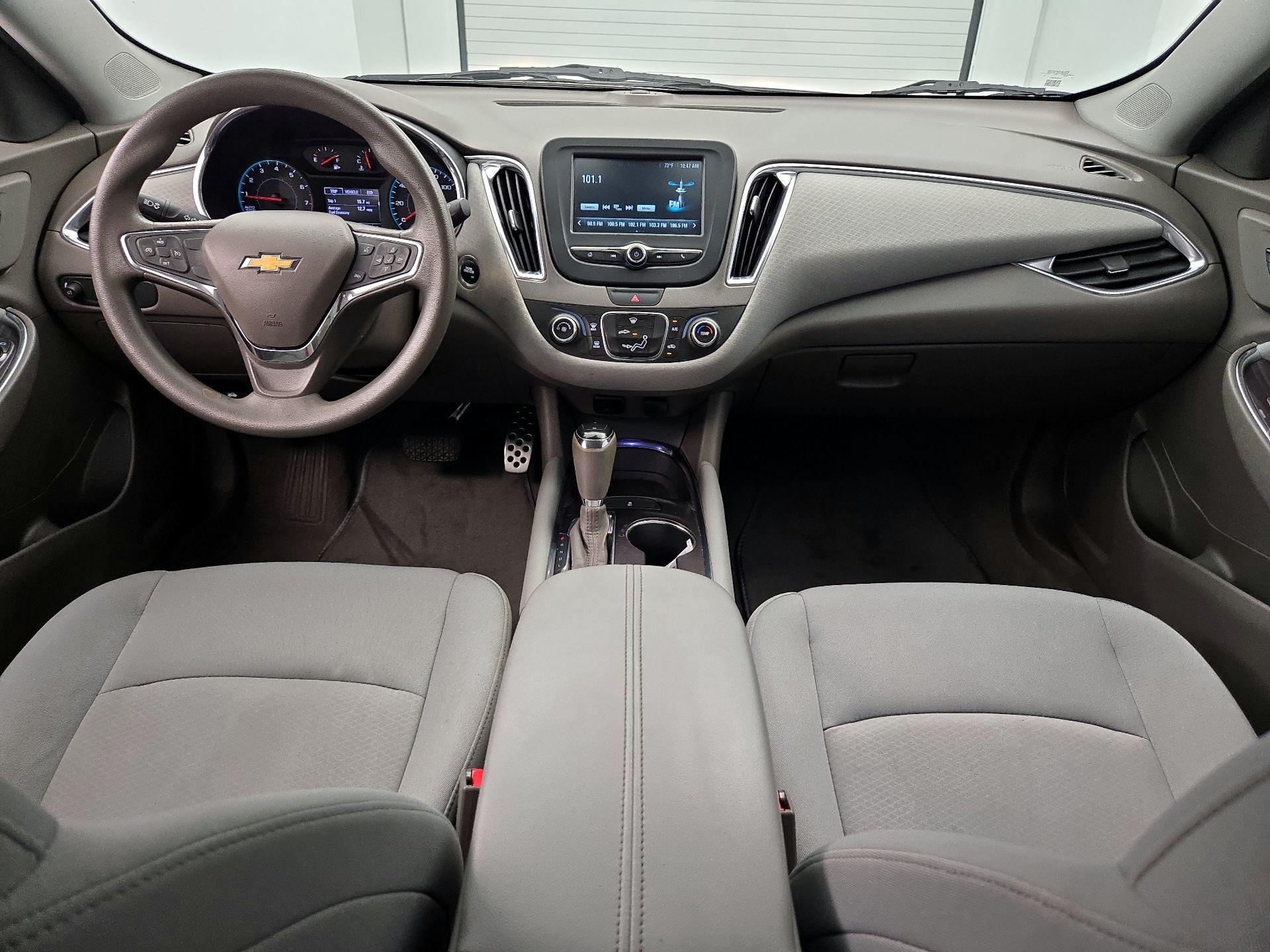 Thumbnail: 2016 Chevrolet Malibu - 9