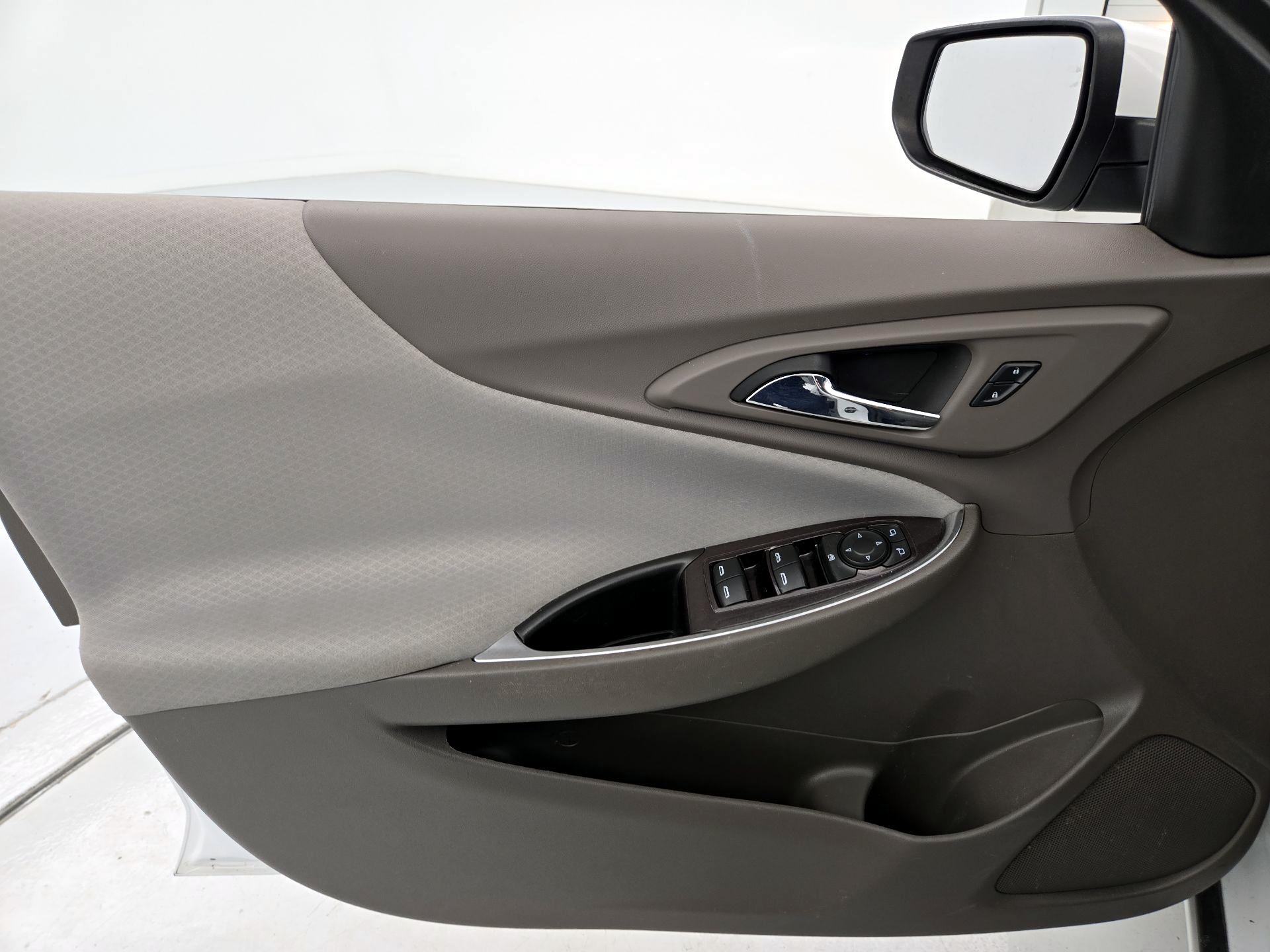 Thumbnail: 2016 Chevrolet Malibu - 12