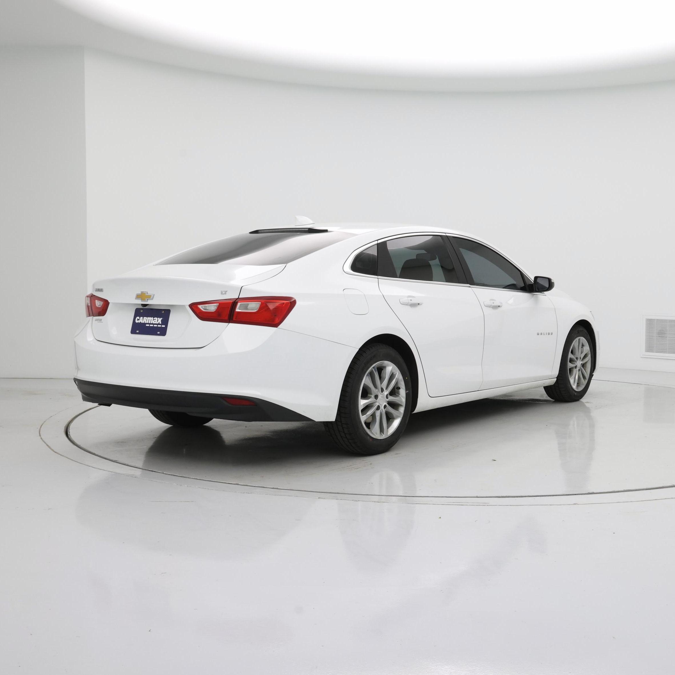 Thumbnail: 2016 Chevrolet Malibu - 8