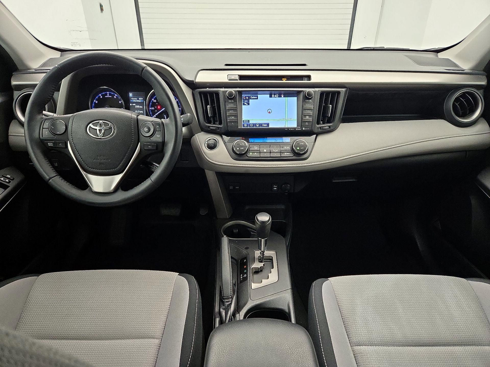 Thumbnail: 2016 Toyota RAV4 - 9