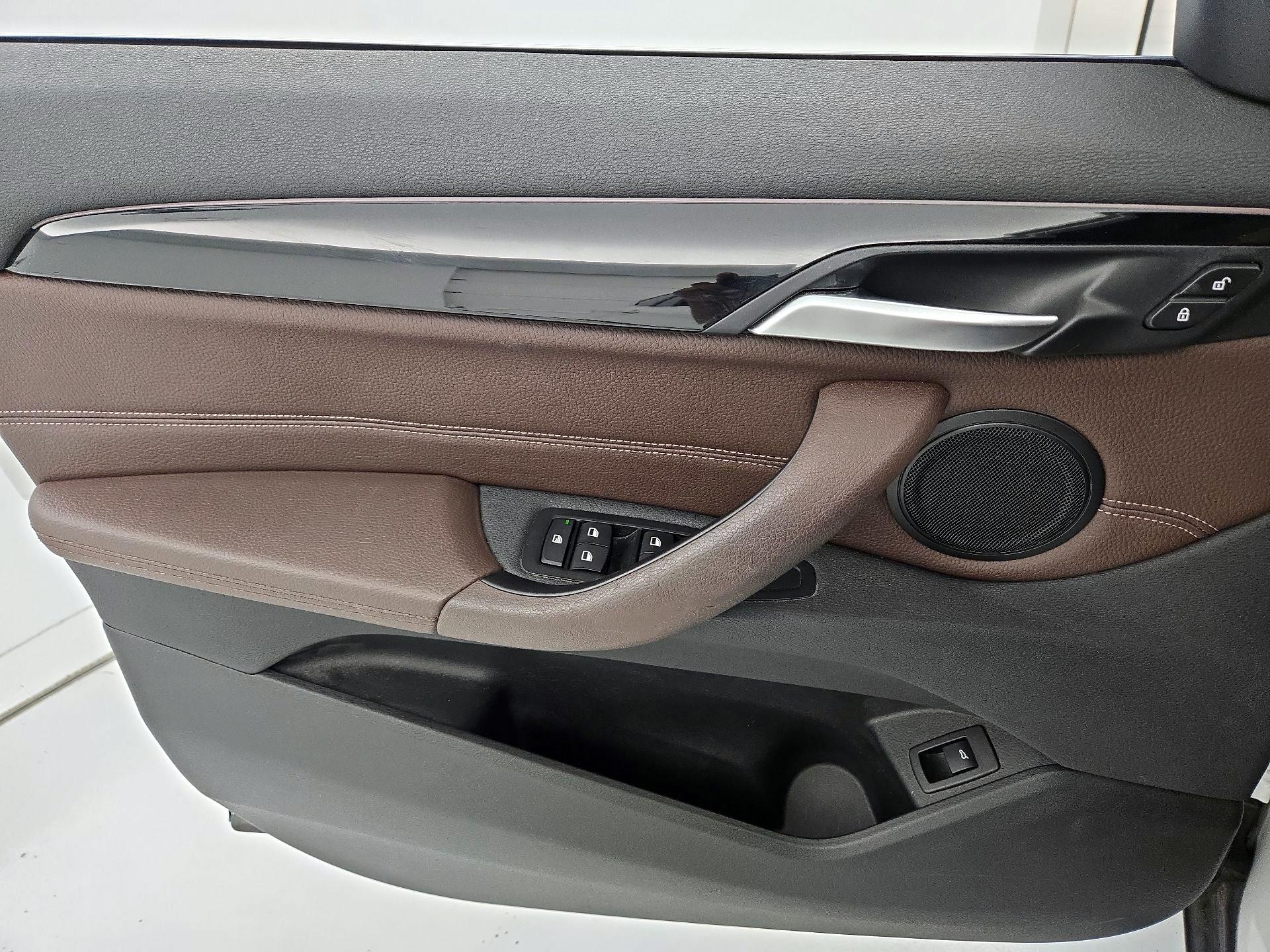 Thumbnail: 2017 BMW X1 - 12