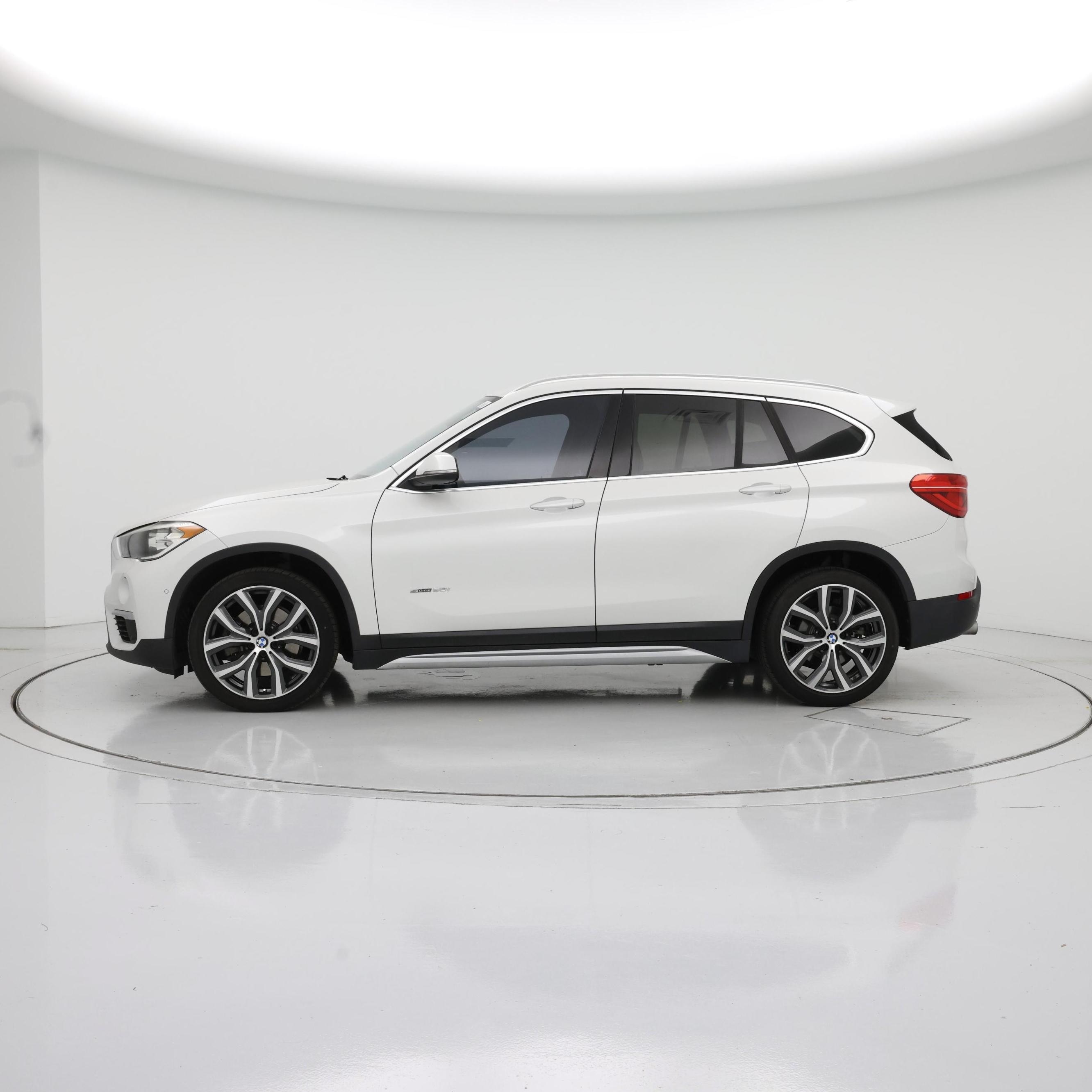 Thumbnail: 2017 BMW X1 - 3