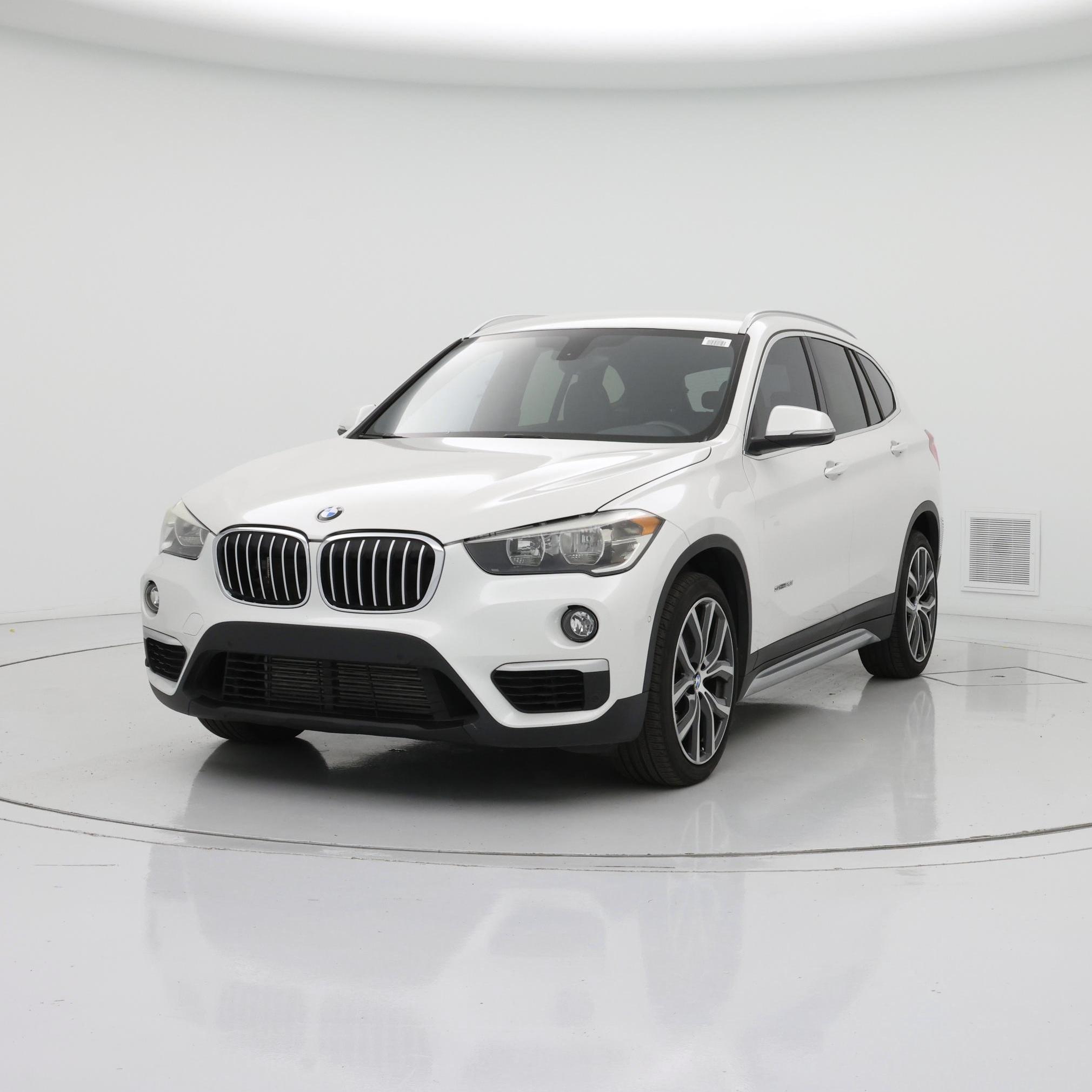 Thumbnail: 2017 BMW X1 - 4