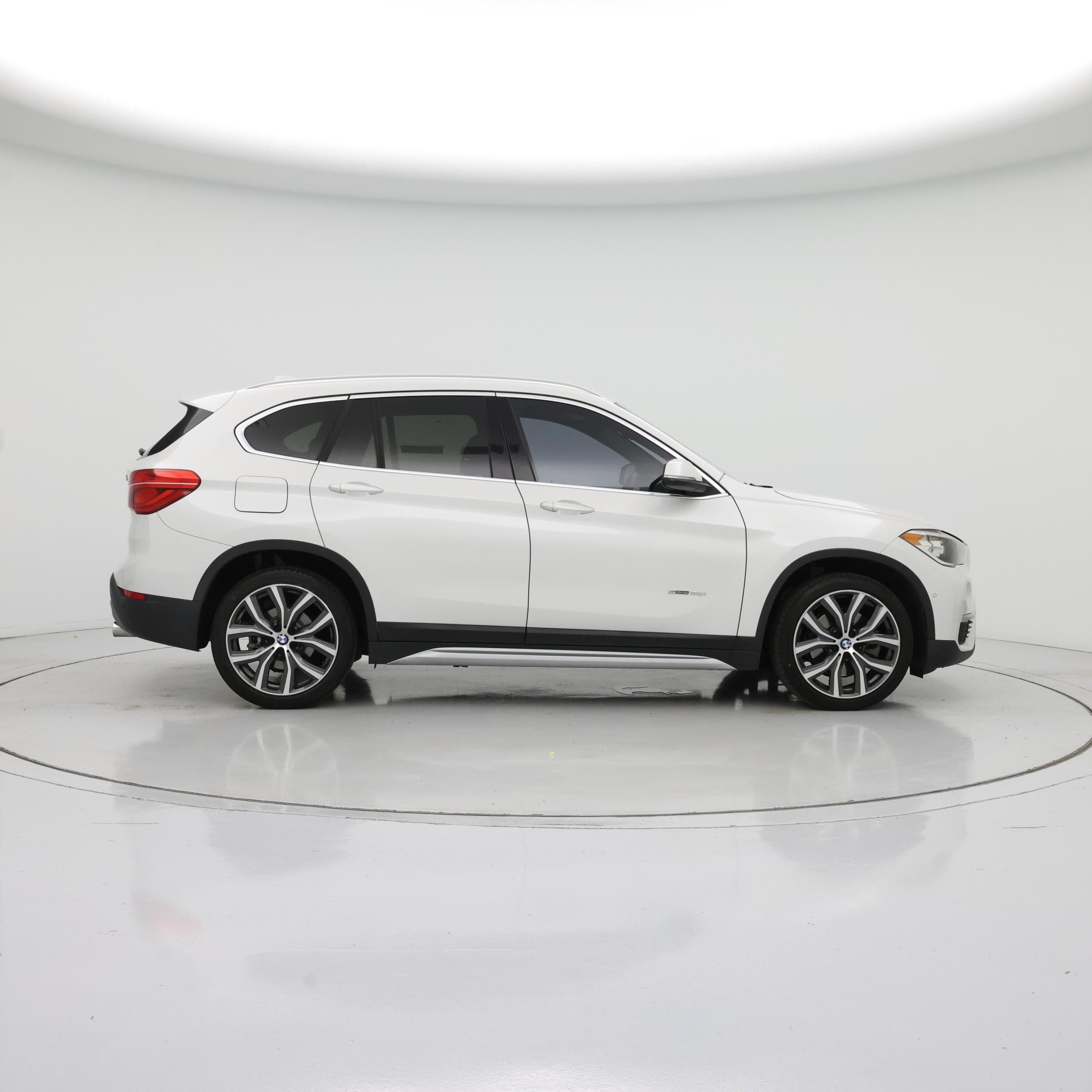 Thumbnail: 2017 BMW X1 - 7