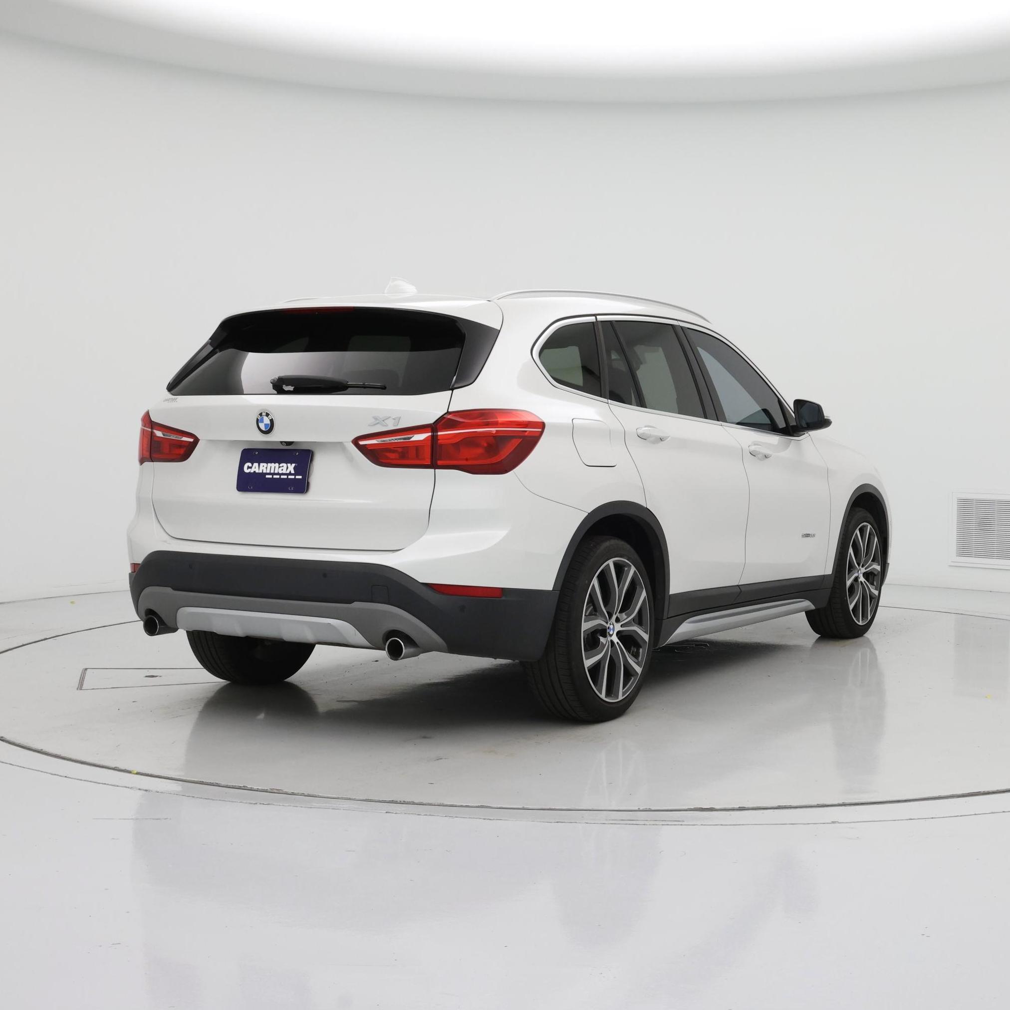 Thumbnail: 2017 BMW X1 - 8