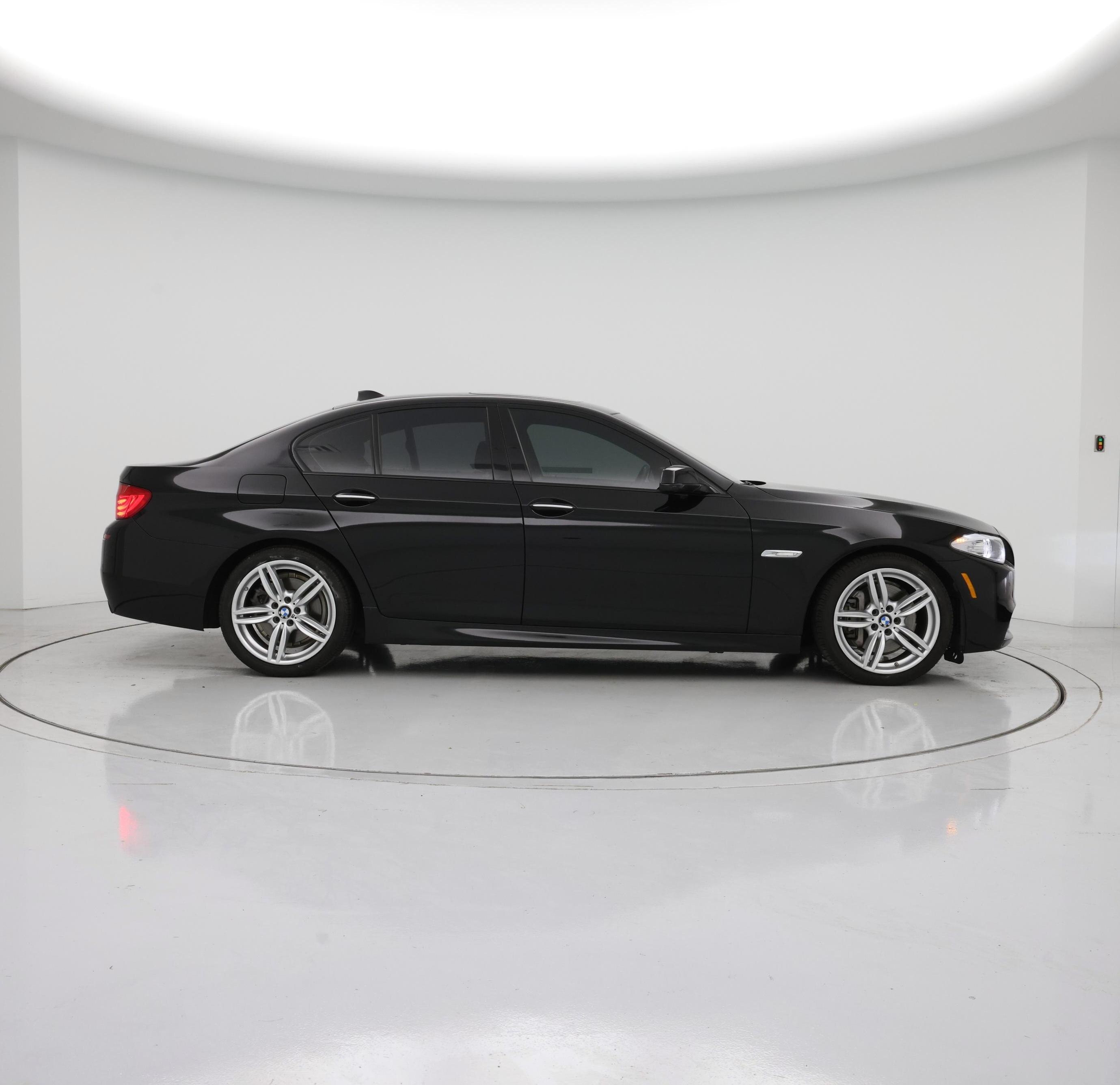 Thumbnail: 2013 BMW 5 Series - 7