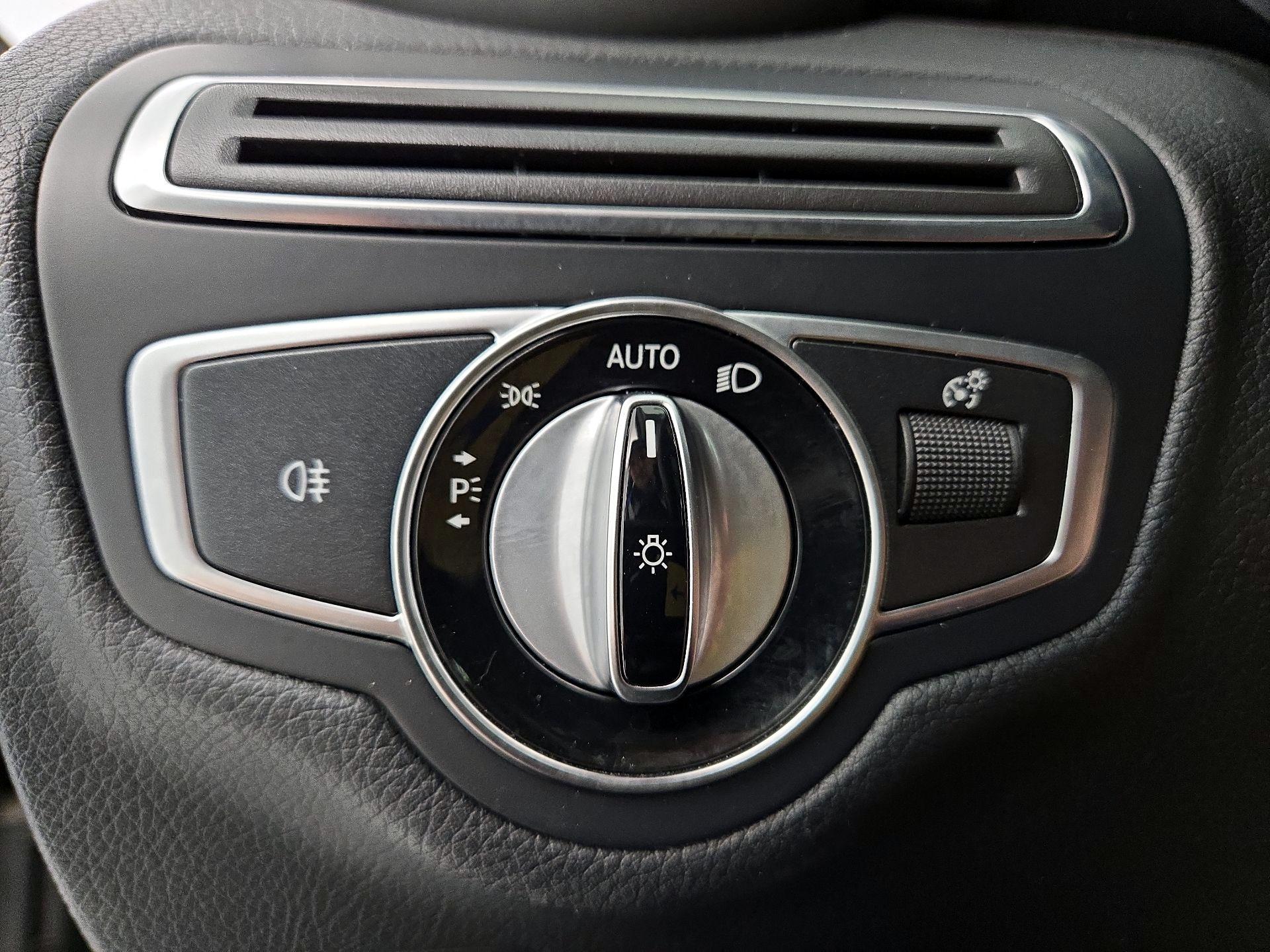 Thumbnail: 2016 Mercedes-Benz C-Class - 13