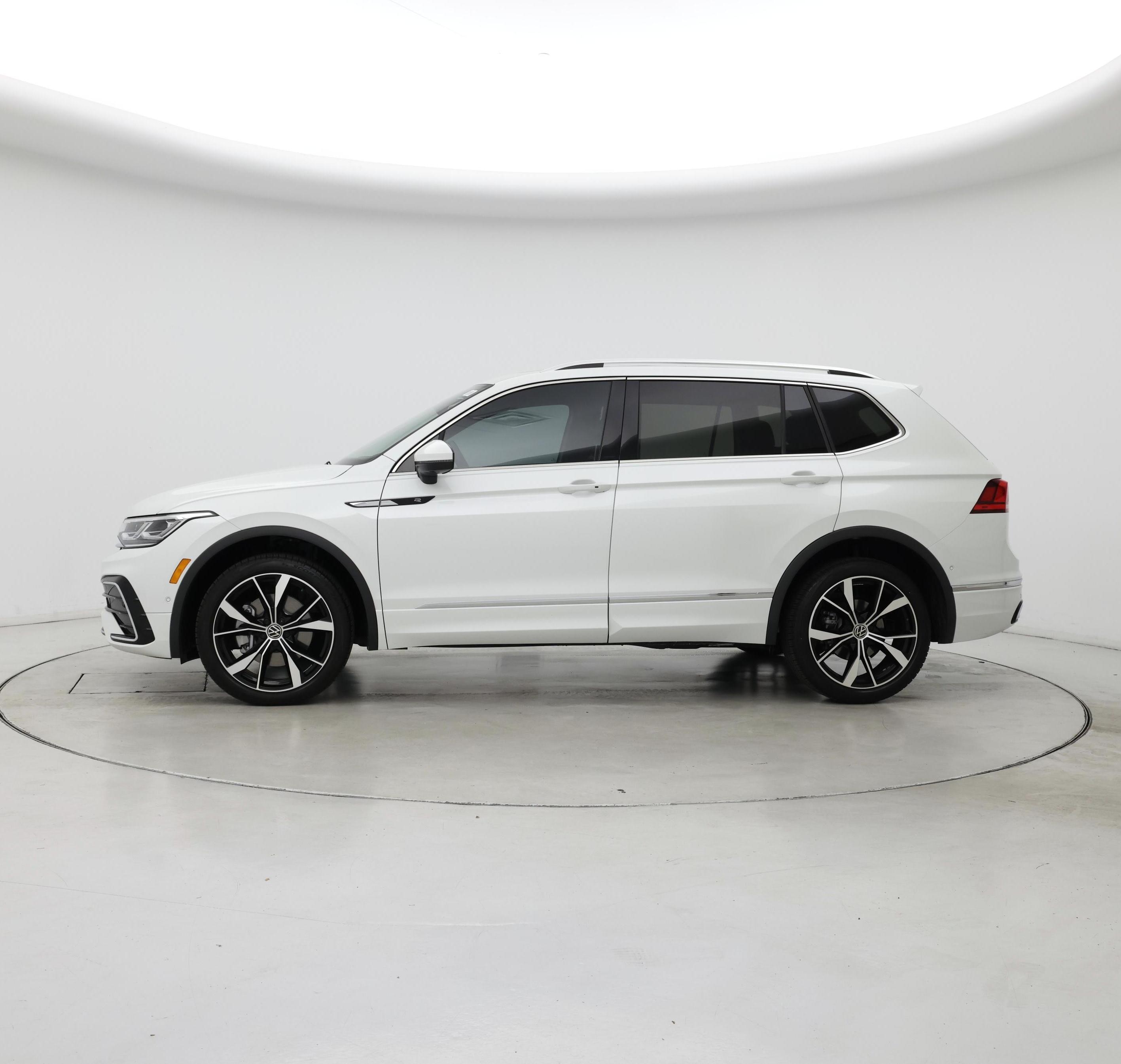 Thumbnail: 2024 Volkswagen Tiguan - 3