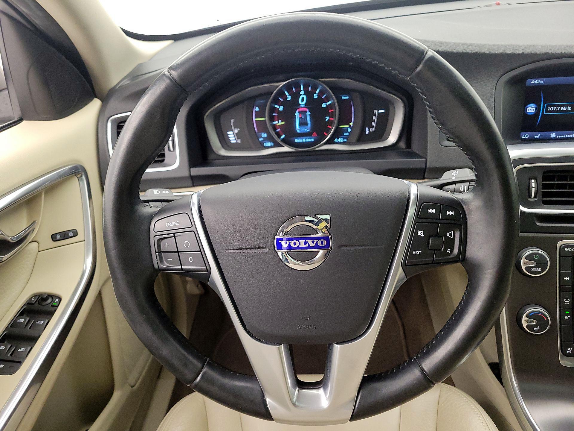 Thumbnail: 2014 Volvo S60 - 10
