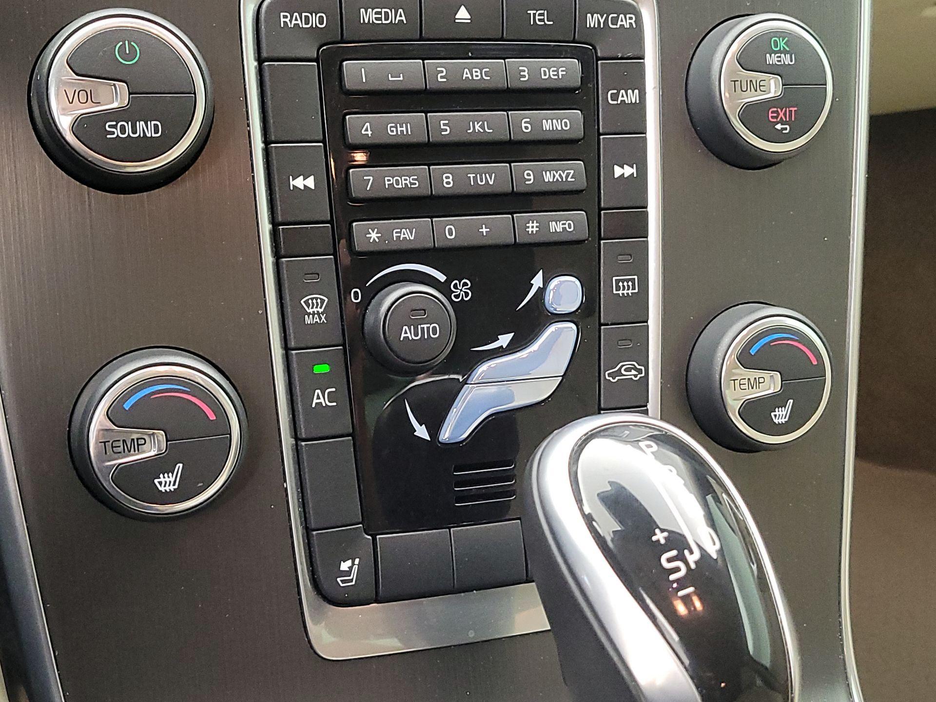Thumbnail: 2014 Volvo S60 - 16
