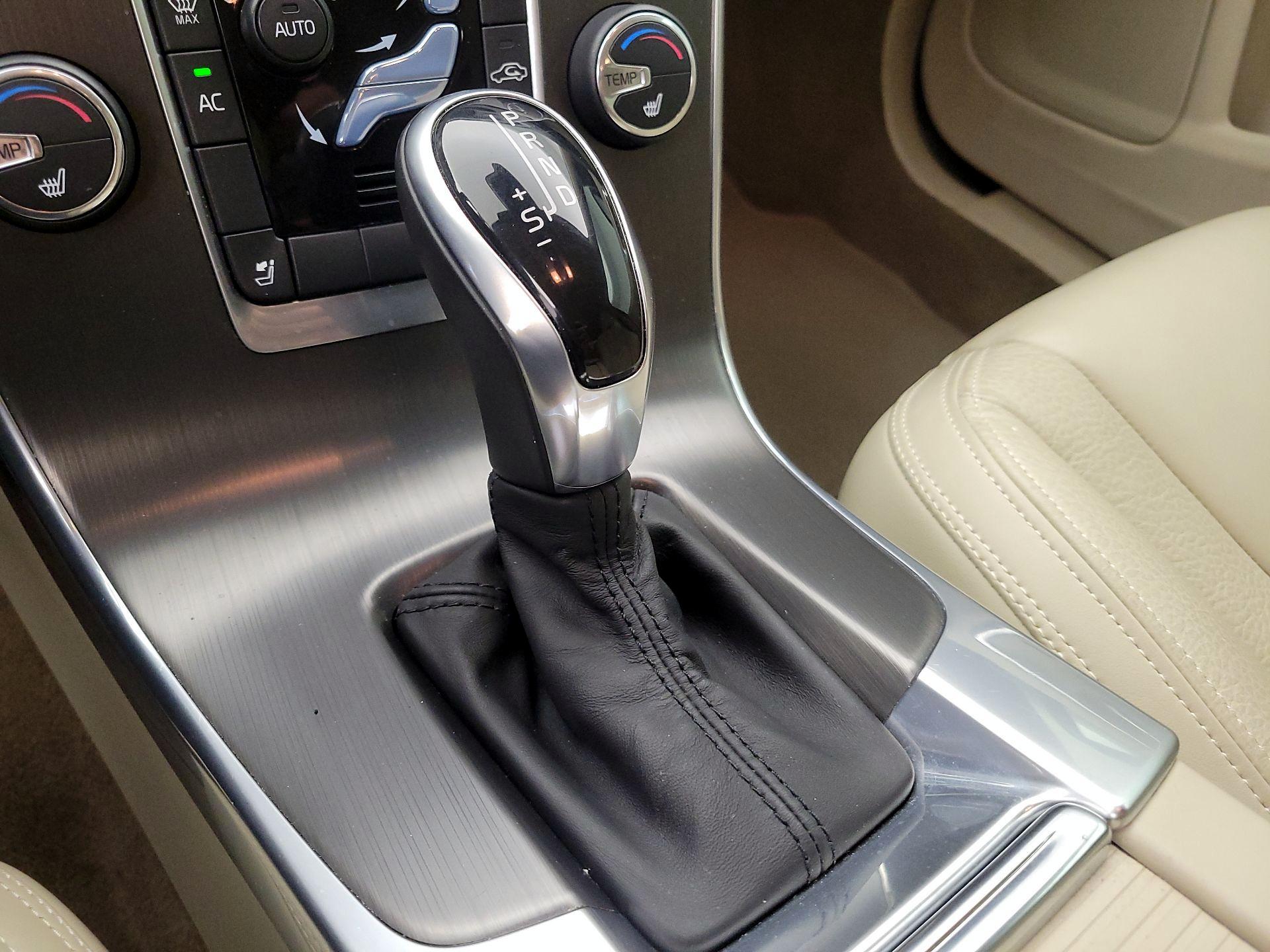Thumbnail: 2014 Volvo S60 - 17