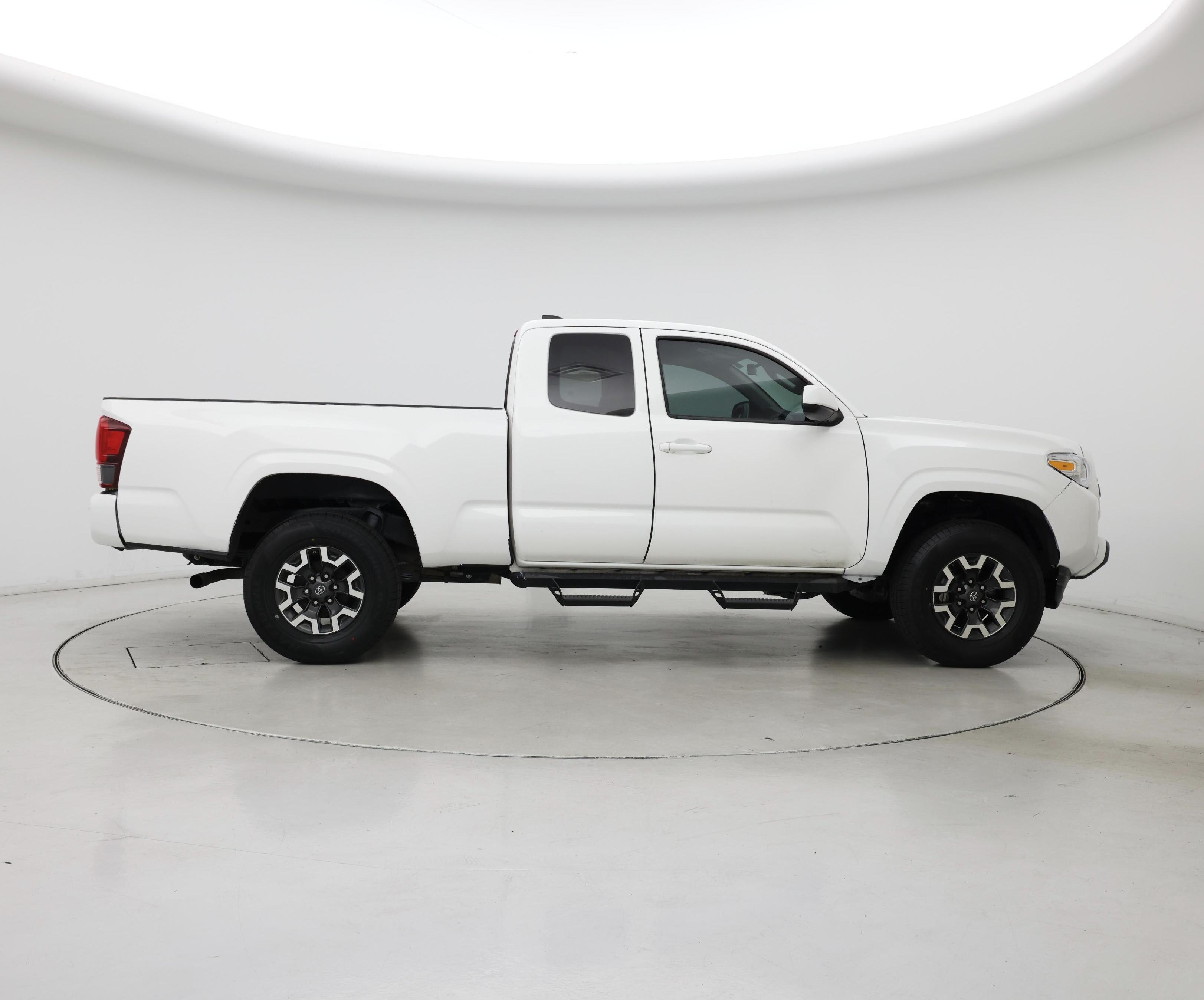 Thumbnail: 2020 Toyota Tacoma - 7