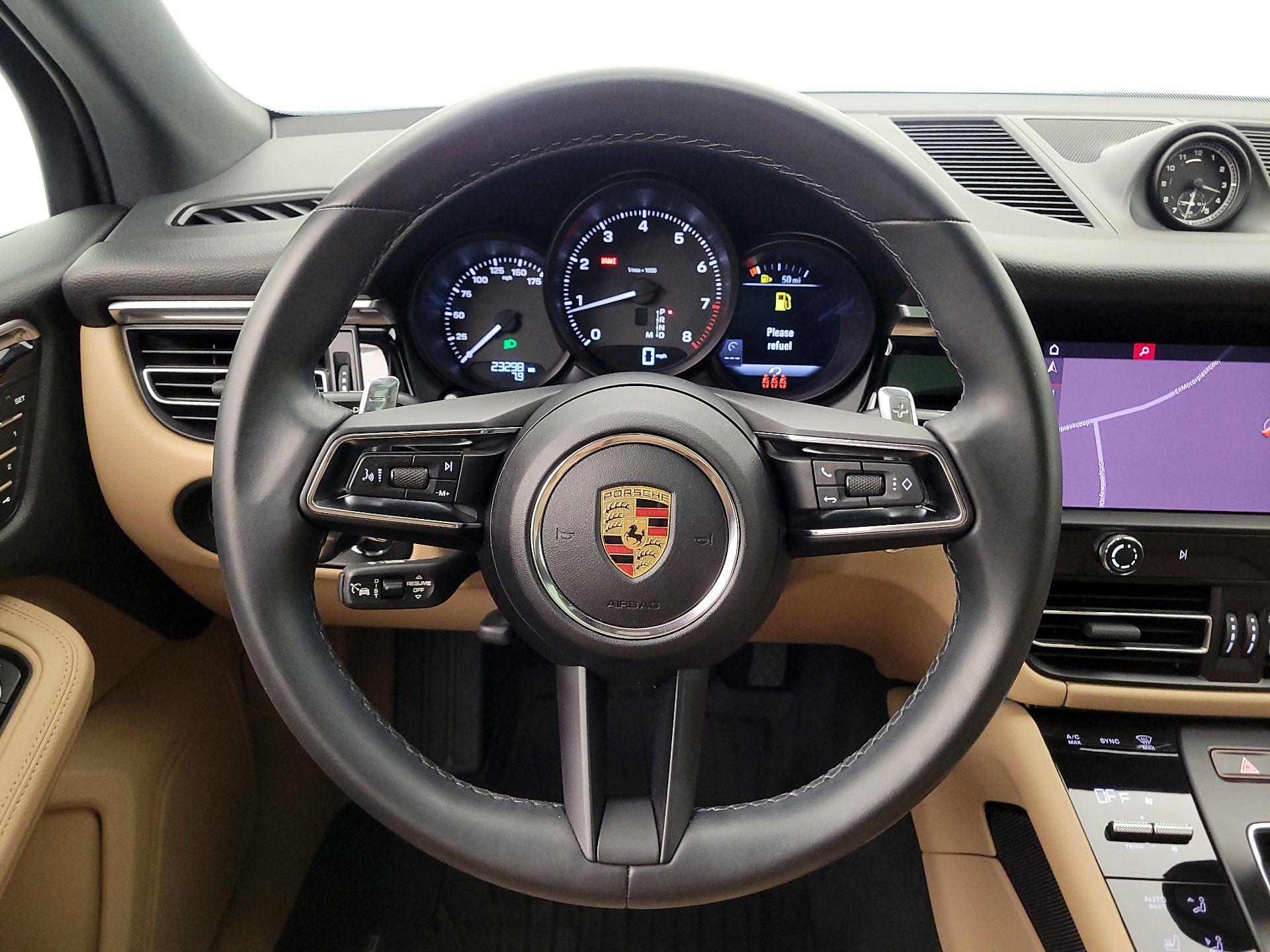 Thumbnail: 2023 Porsche Macan - 10