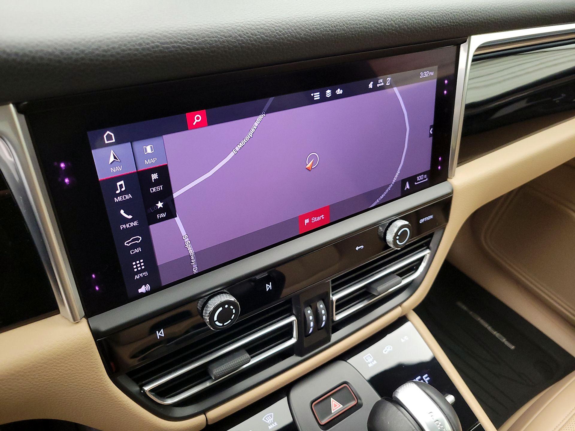 Thumbnail: 2023 Porsche Macan - 14