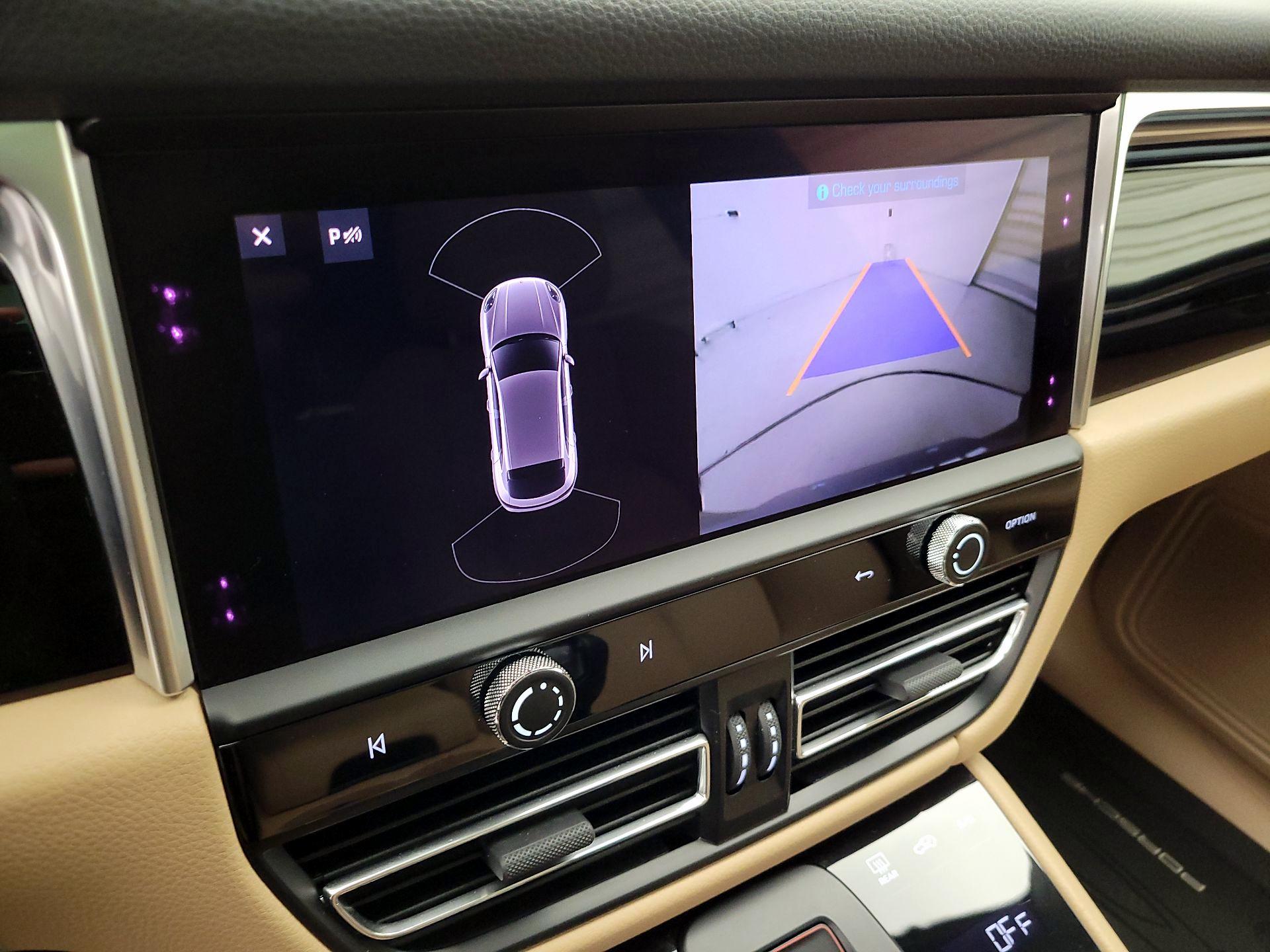 Thumbnail: 2023 Porsche Macan - 15