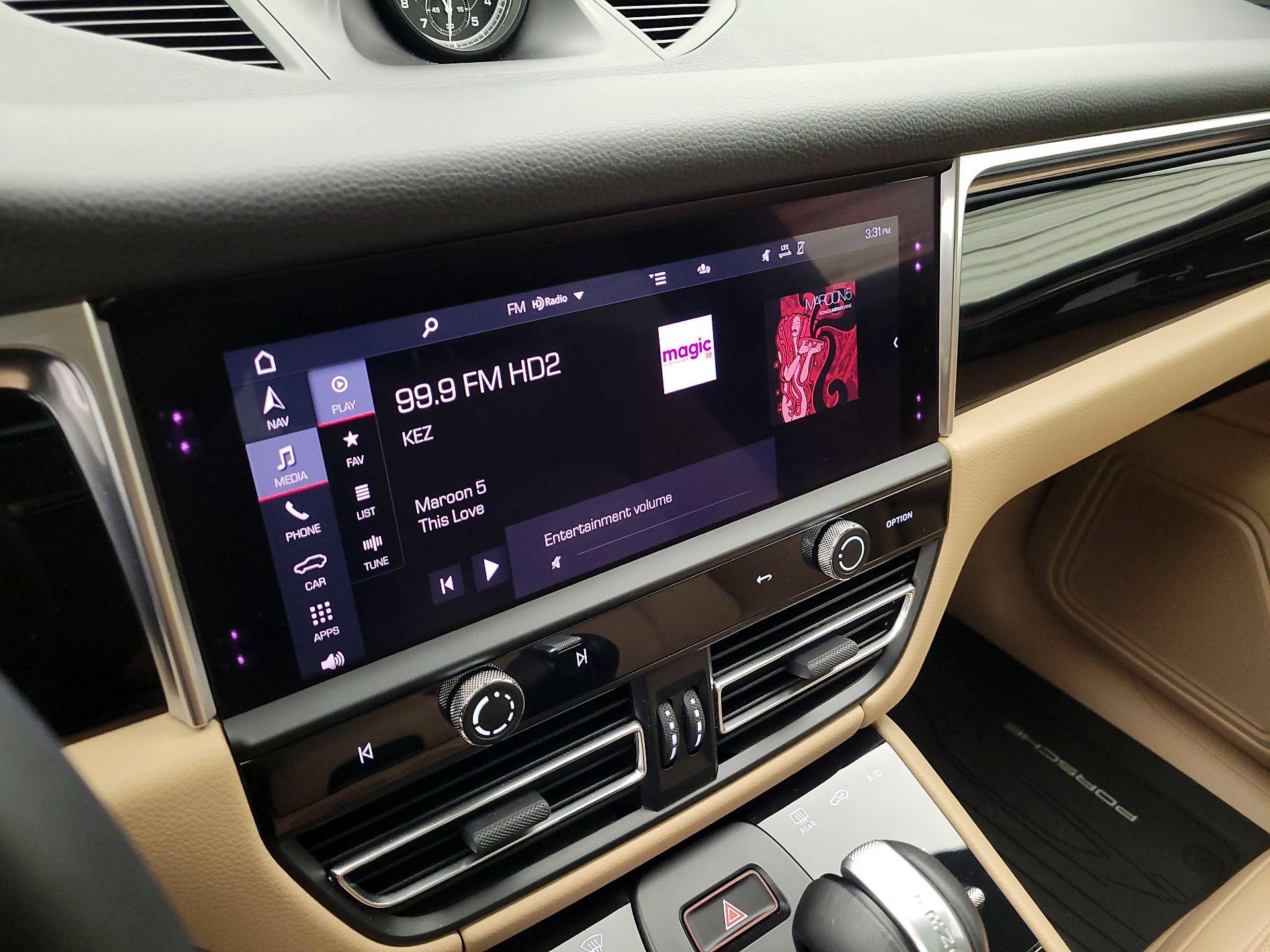 Thumbnail: 2023 Porsche Macan - 16