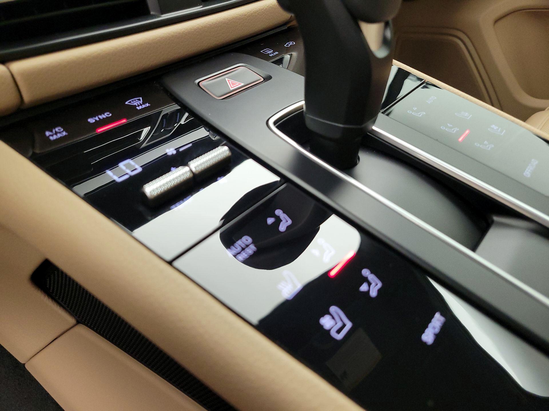 Thumbnail: 2023 Porsche Macan - 17