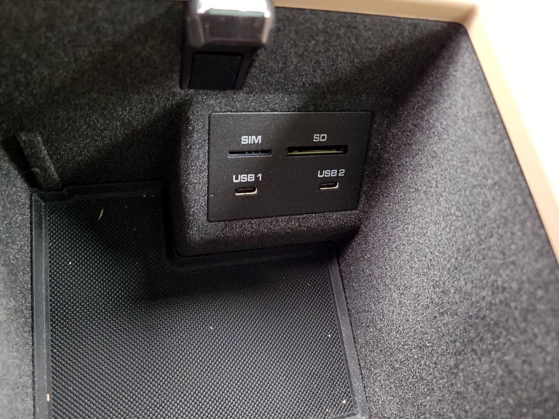 Thumbnail: 2023 Porsche Macan - 19