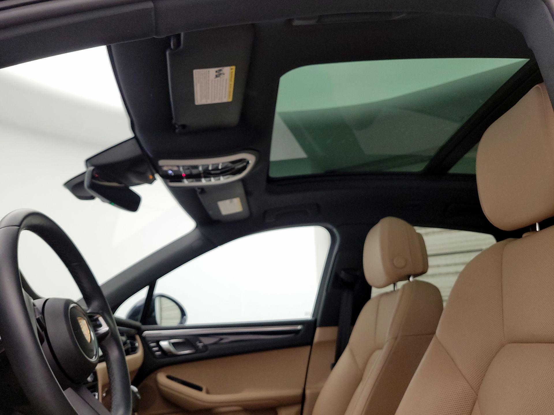 Thumbnail: 2023 Porsche Macan - 20