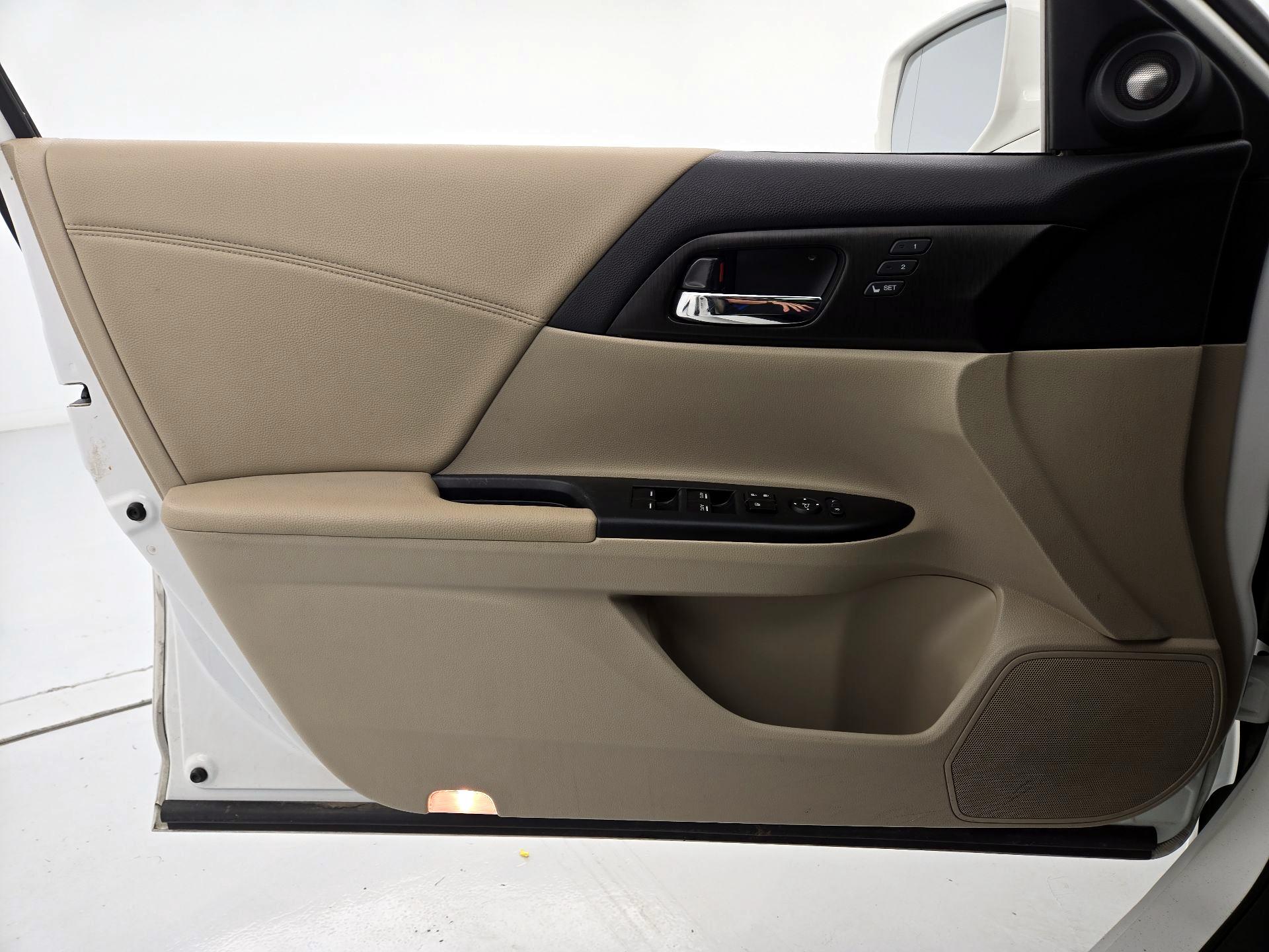 Thumbnail: 2015 Honda Accord - 12