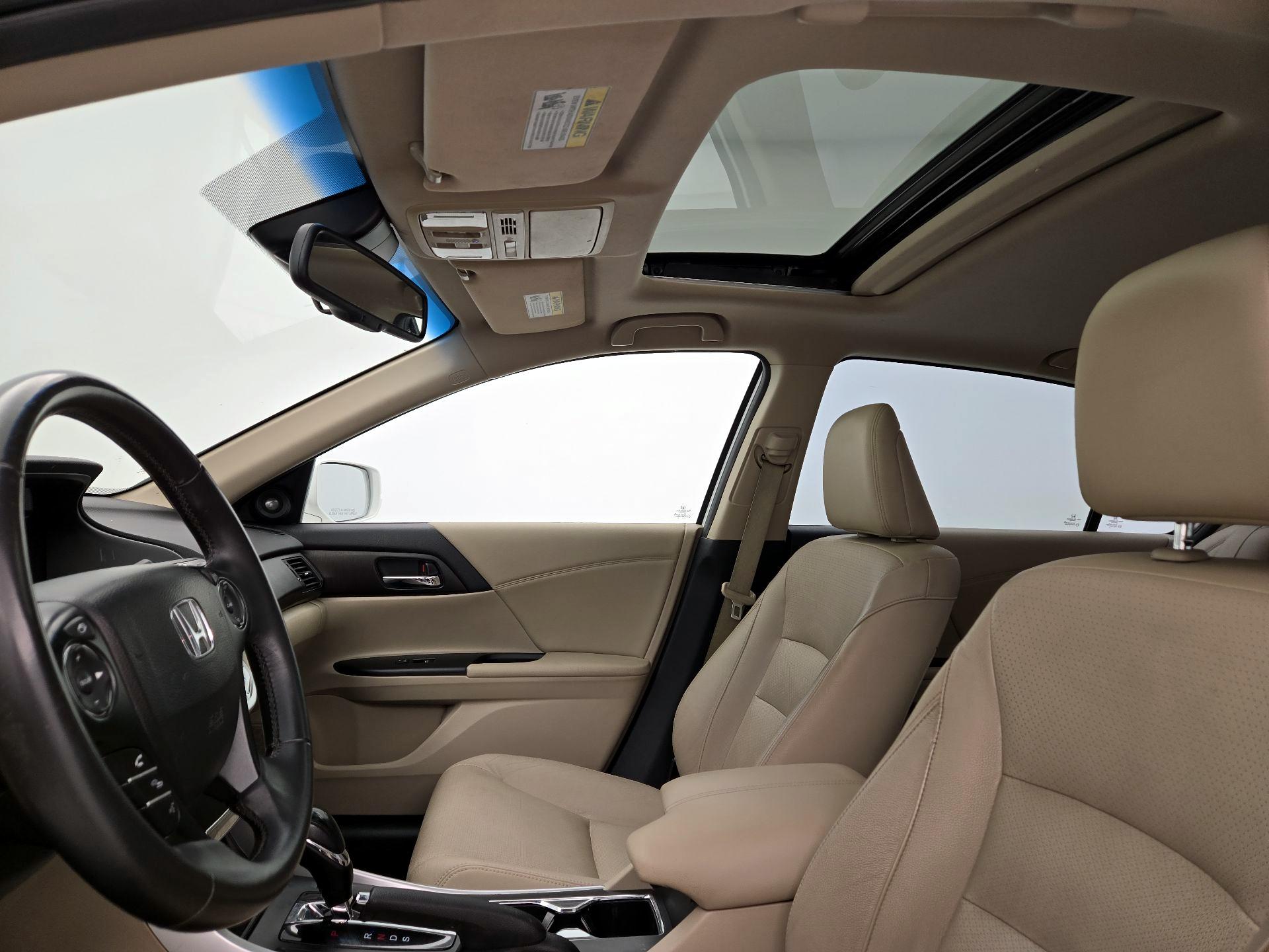 Thumbnail: 2015 Honda Accord - 18