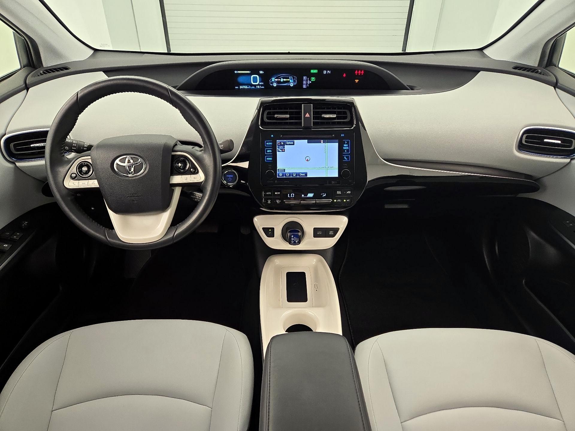 Thumbnail: 2017 Toyota Prius - 9