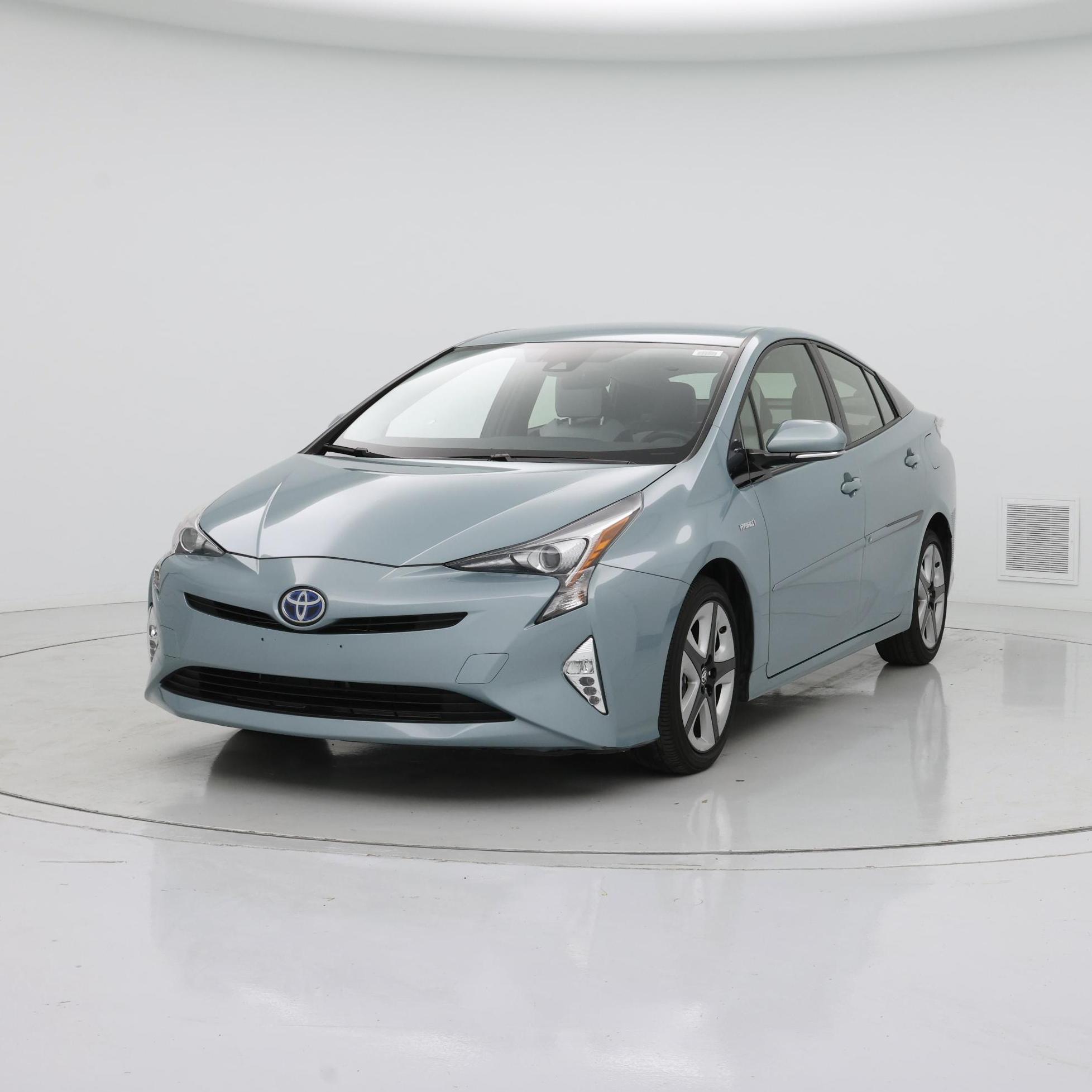 Thumbnail: 2017 Toyota Prius - 4