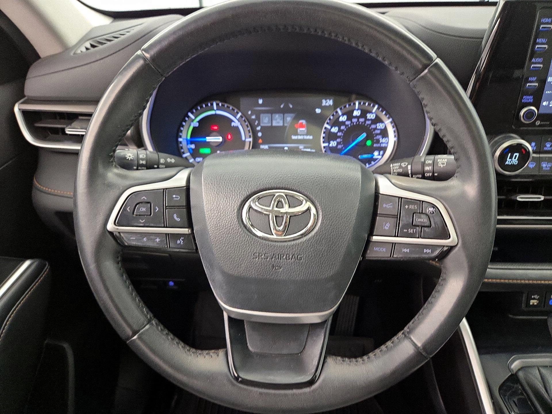 Thumbnail: 2022 Toyota Highlander - 10