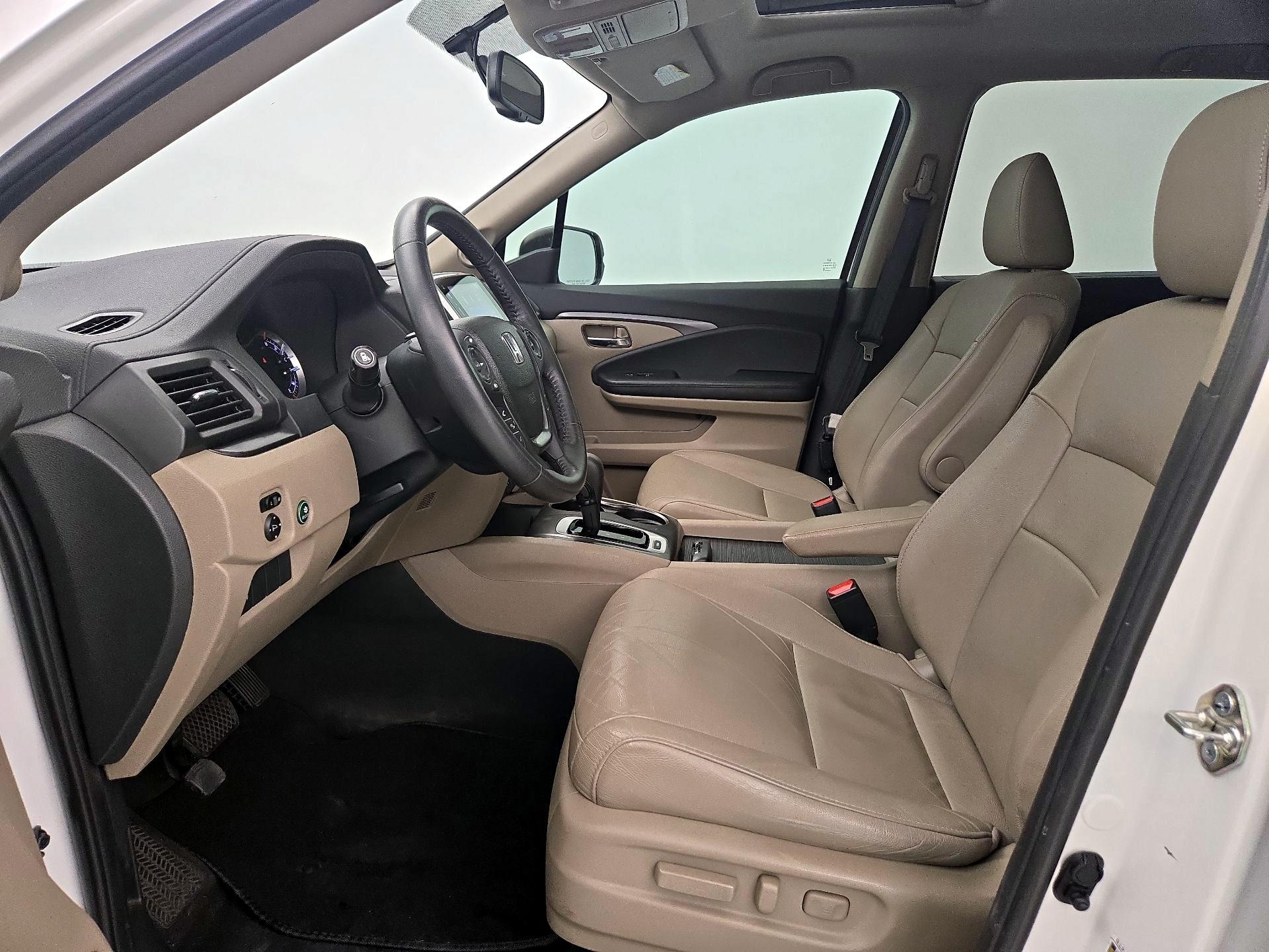 Thumbnail: 2016 Honda Pilot - 11