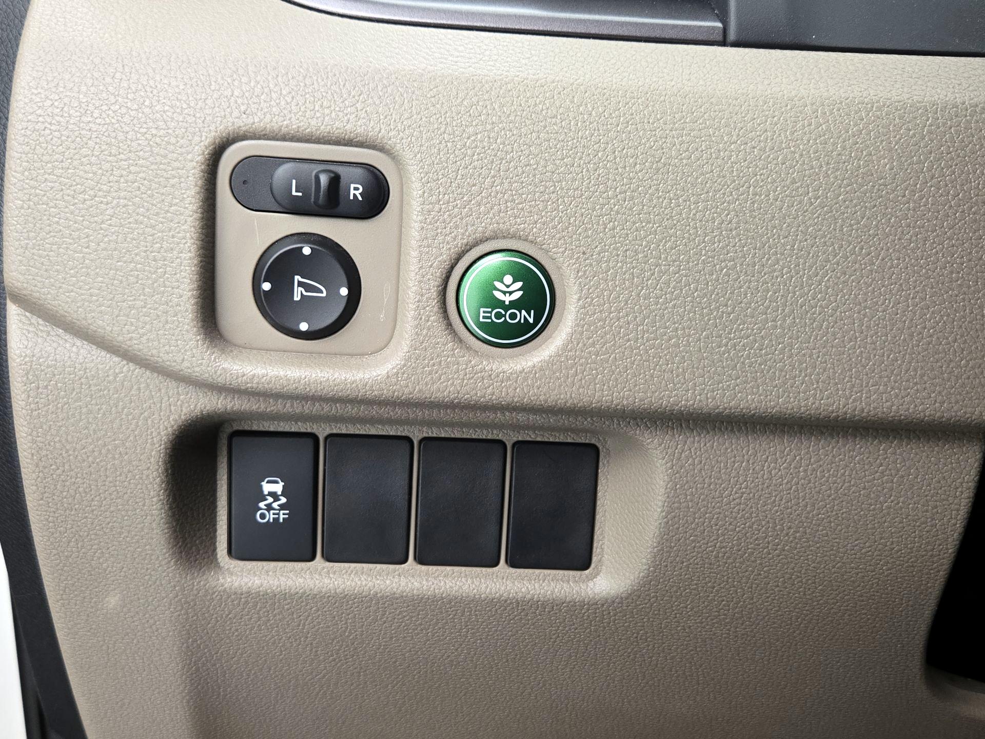 Thumbnail: 2016 Honda Pilot - 13