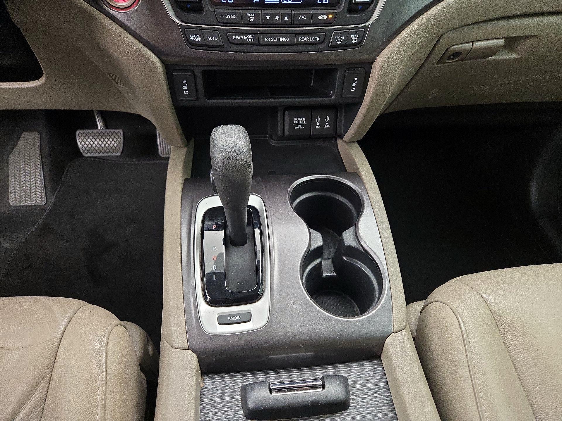Thumbnail: 2016 Honda Pilot - 17