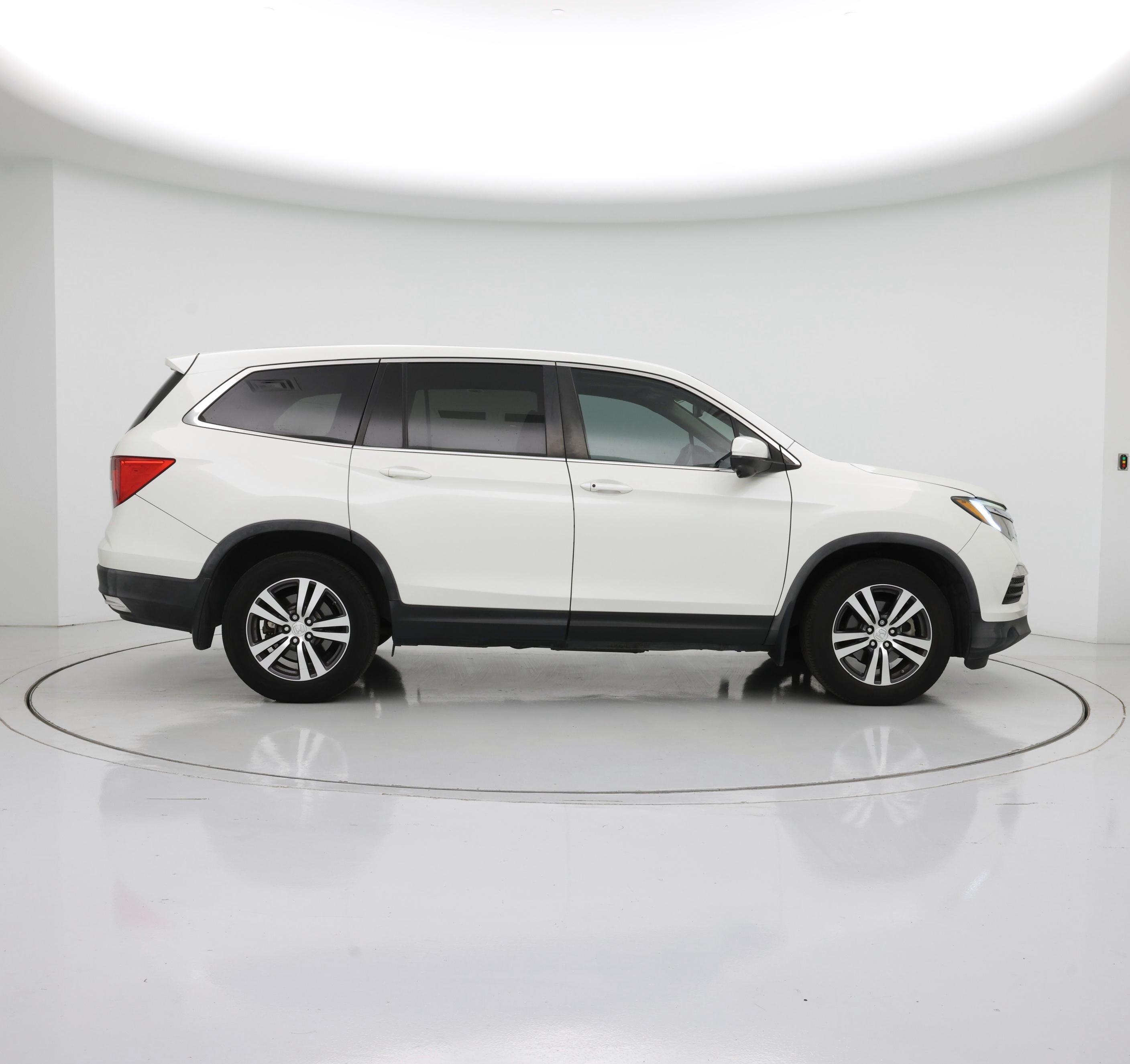 Thumbnail: 2016 Honda Pilot - 7