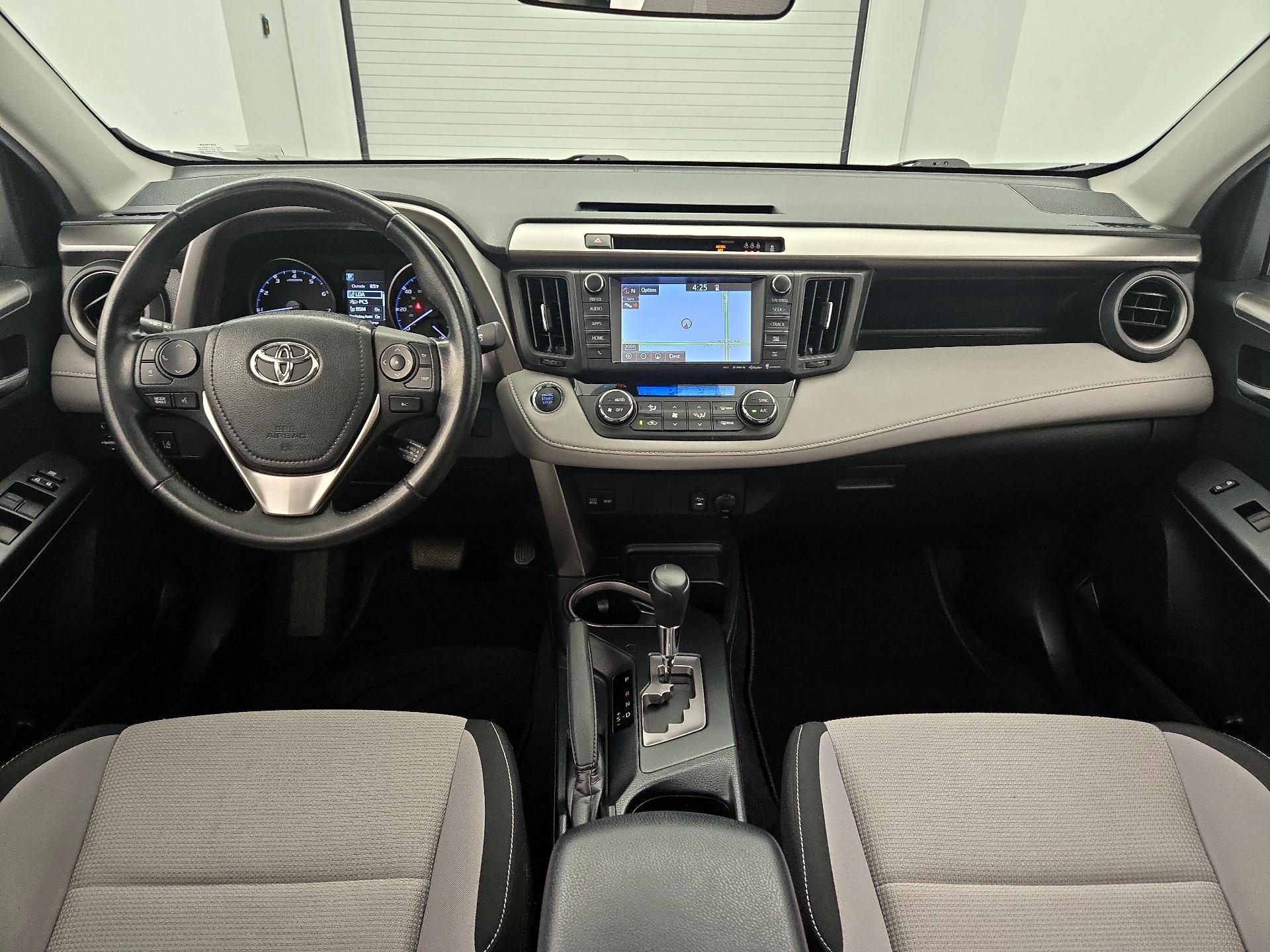Thumbnail: 2017 Toyota RAV4 - 9