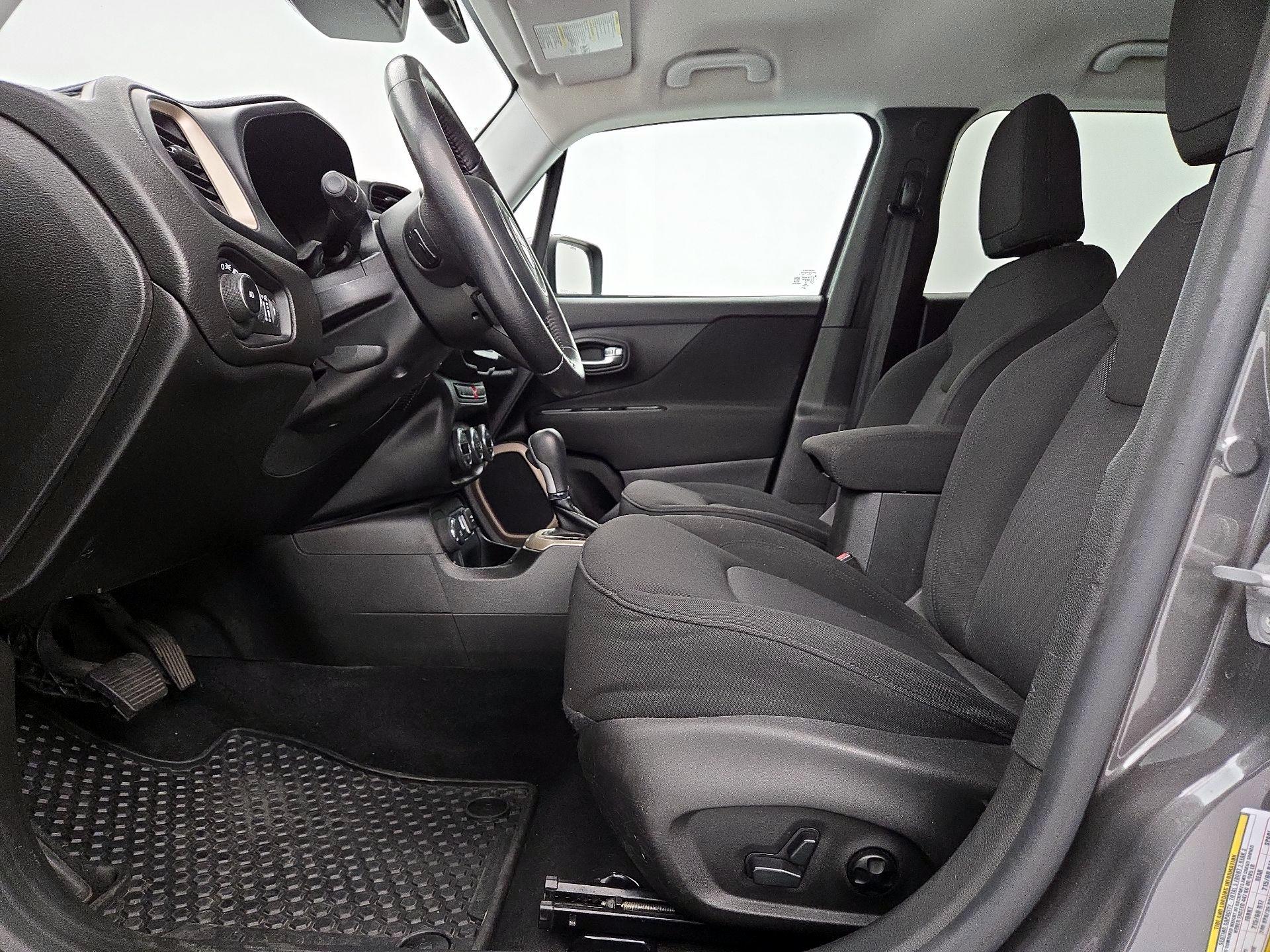 Thumbnail: 2016 Jeep Renegade - 11