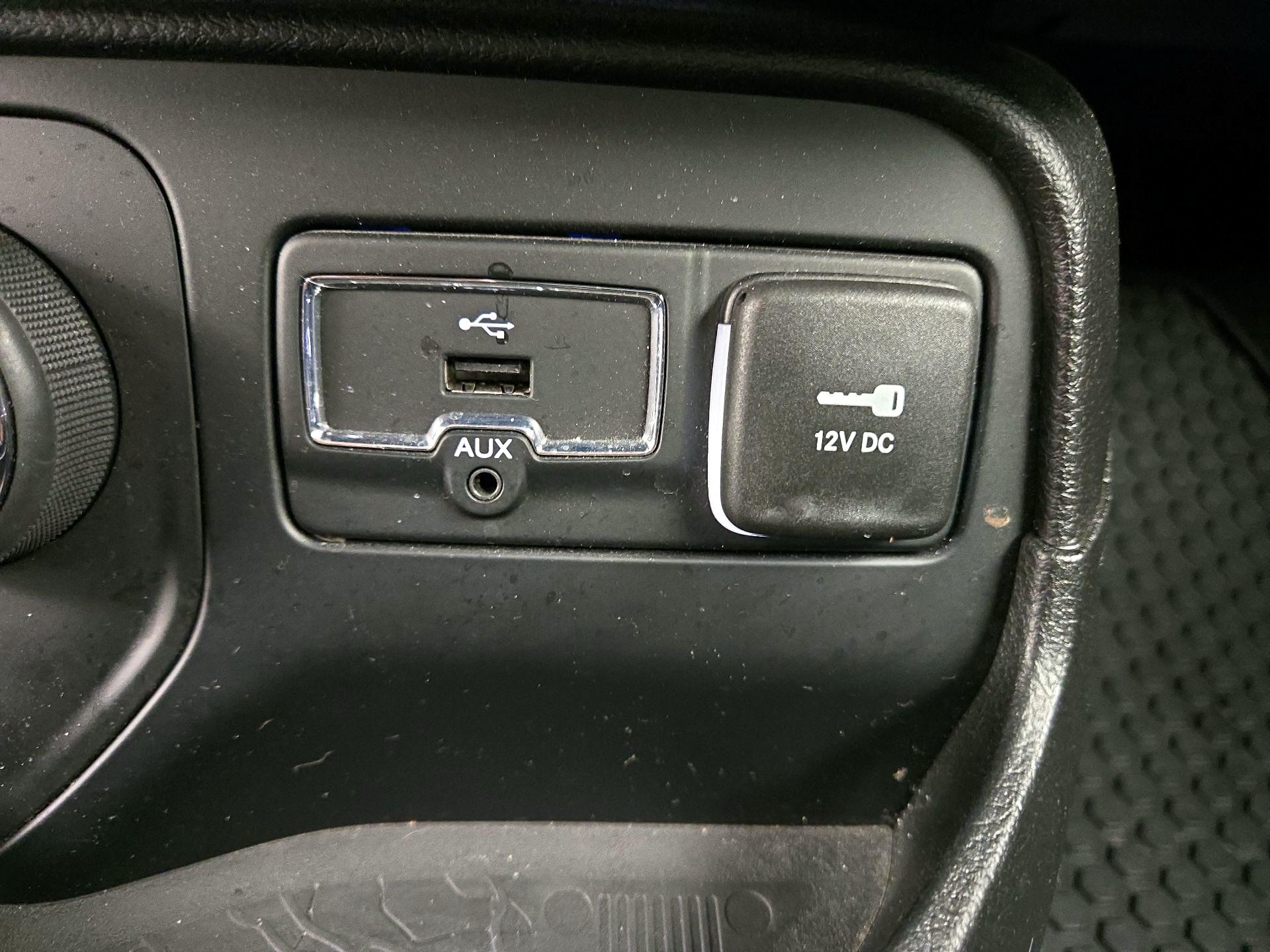 Thumbnail: 2016 Jeep Renegade - 18