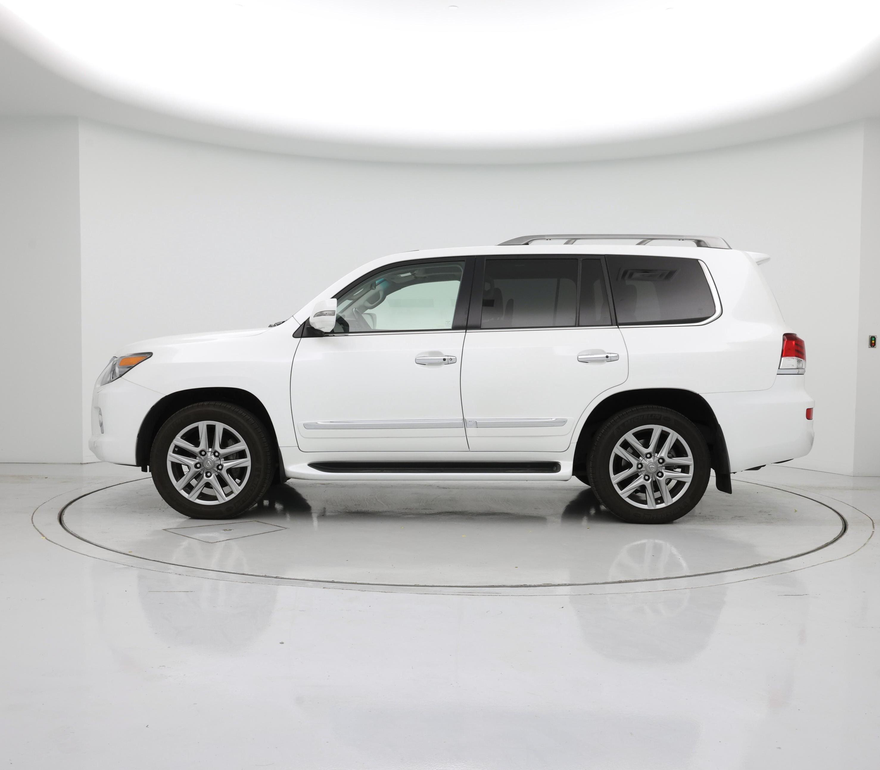 Thumbnail: 2015 Lexus LX - 3