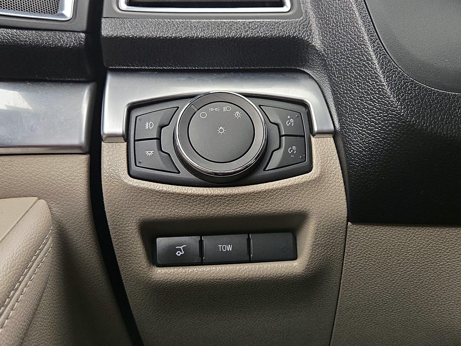 Thumbnail: 2018 Ford Explorer - 13