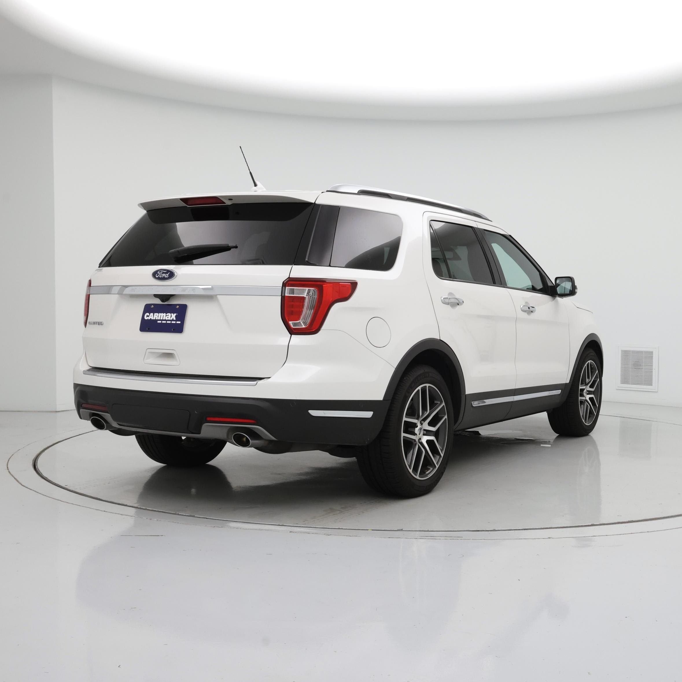 Thumbnail: 2018 Ford Explorer - 8