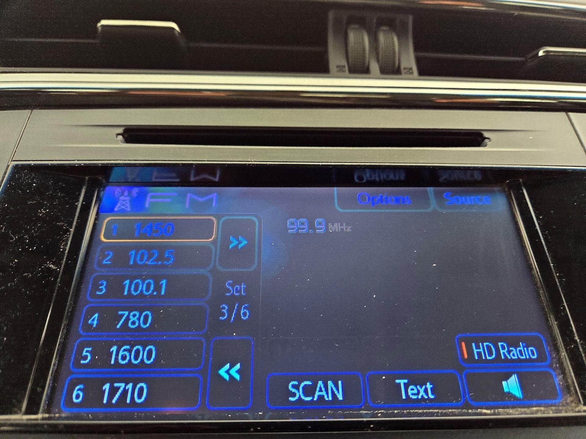 Thumbnail: 2014 Toyota Avalon - 16