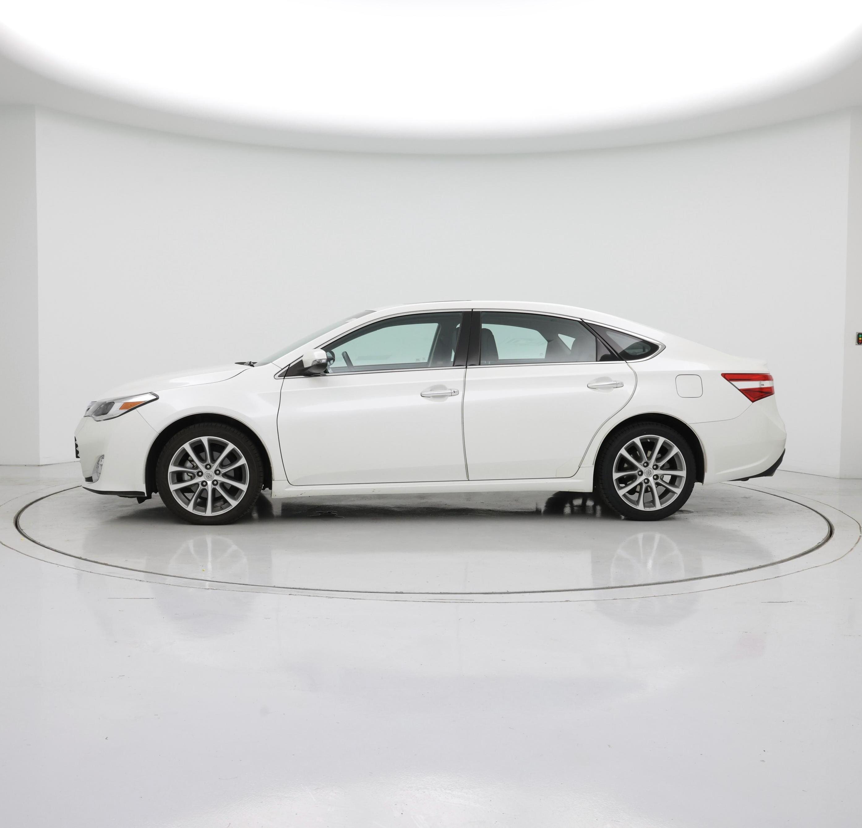 Thumbnail: 2014 Toyota Avalon - 3
