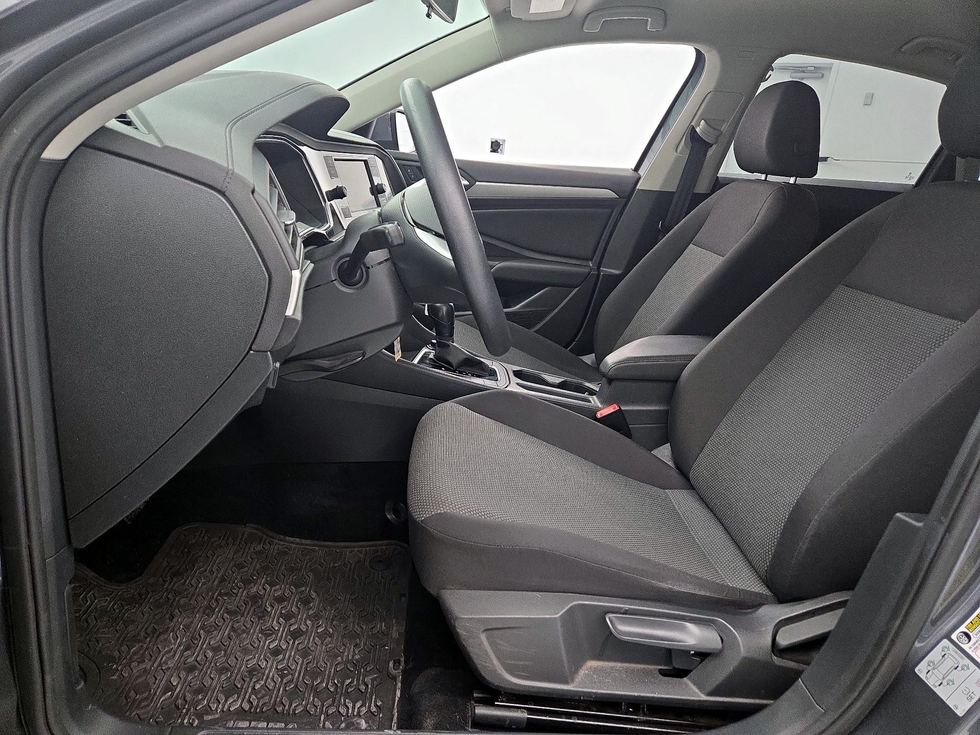 Thumbnail: 2019 Volkswagen Jetta - 11