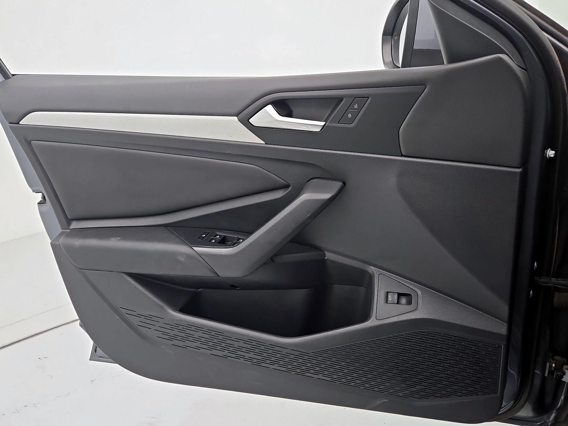 Thumbnail: 2019 Volkswagen Jetta - 12
