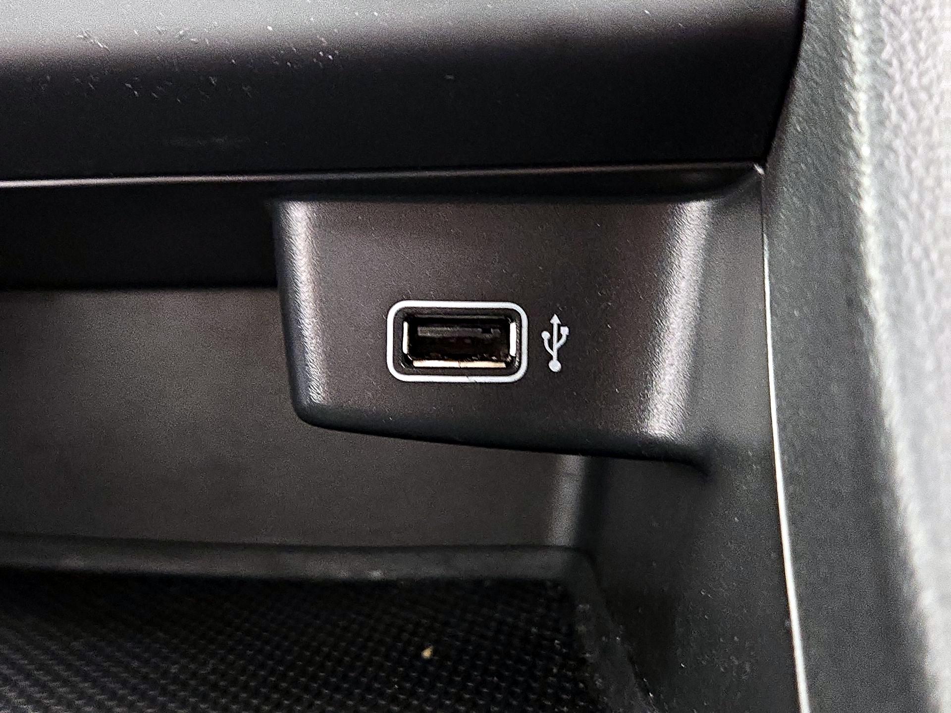 Thumbnail: 2019 Volkswagen Jetta - 18