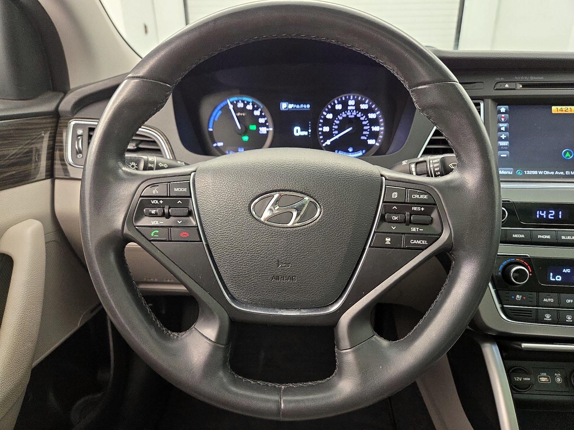 Thumbnail: 2017 Hyundai Sonata - 10