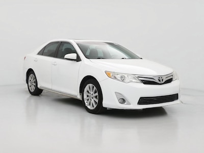 White 2014 Toyota Camry XLE