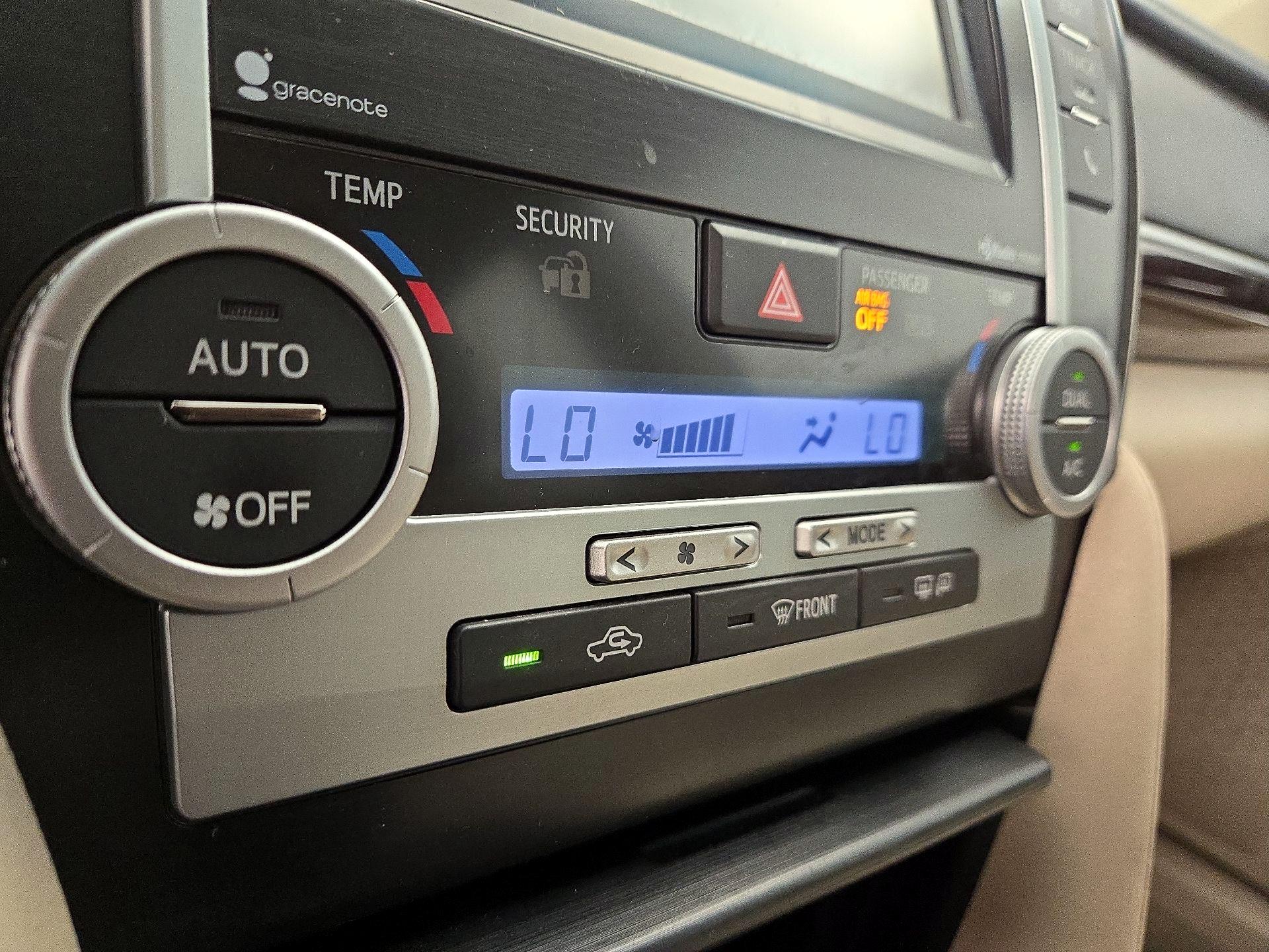 Thumbnail: 2014 Toyota Camry - 16