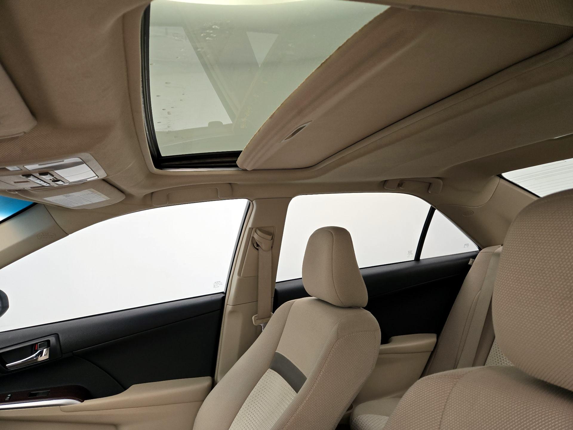 Thumbnail: 2014 Toyota Camry - 19