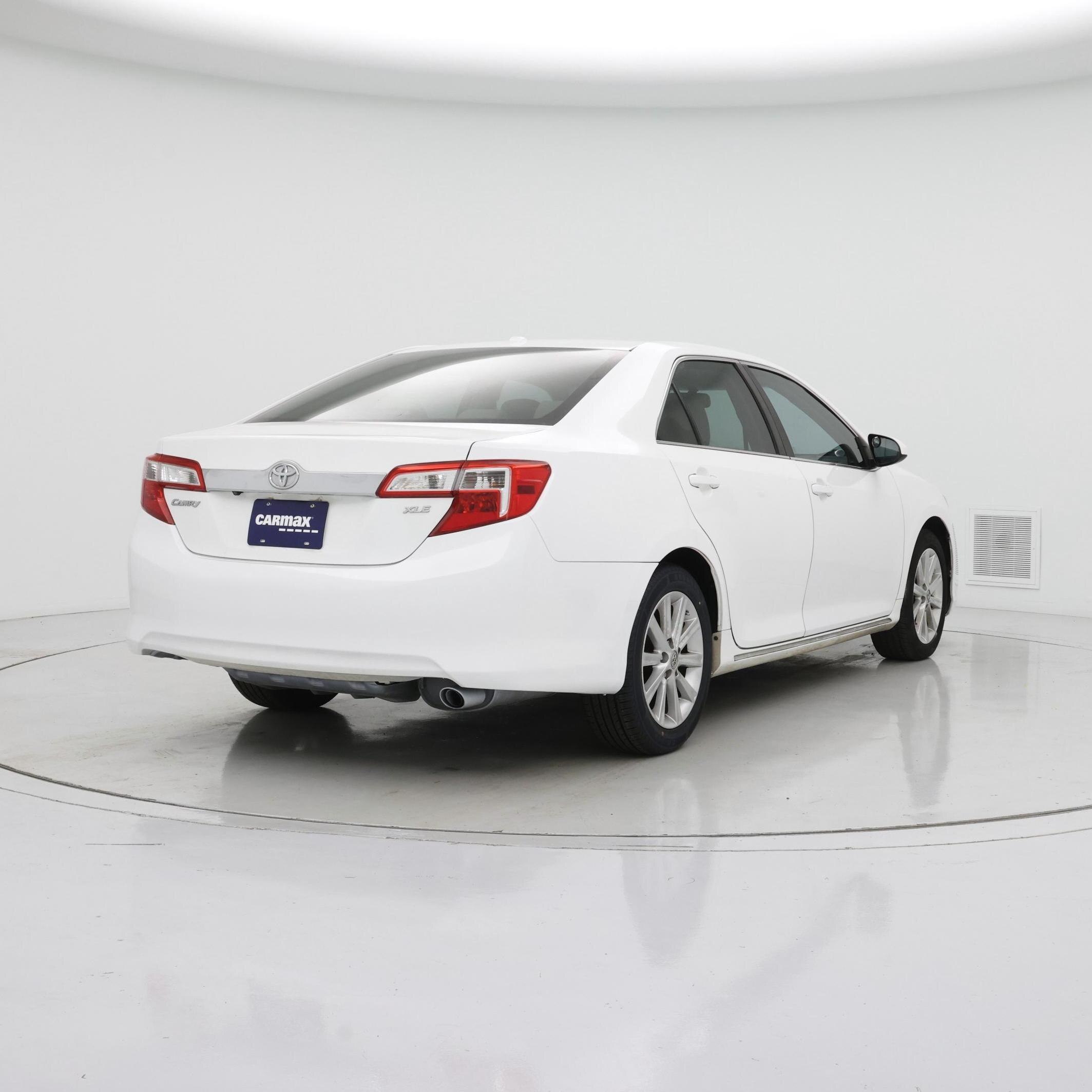Thumbnail: 2014 Toyota Camry - 8