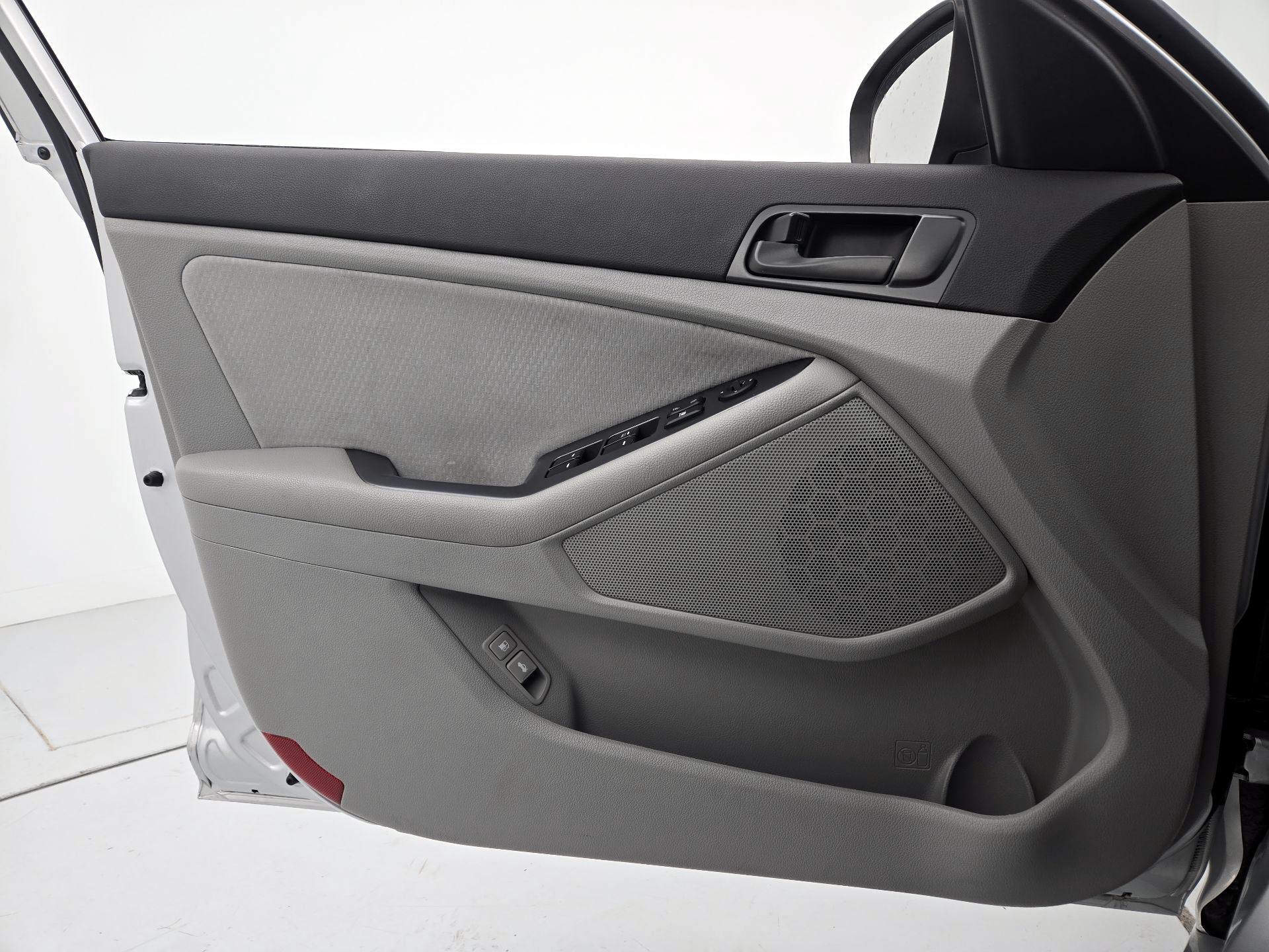 Thumbnail: 2014 Kia Optima - 12