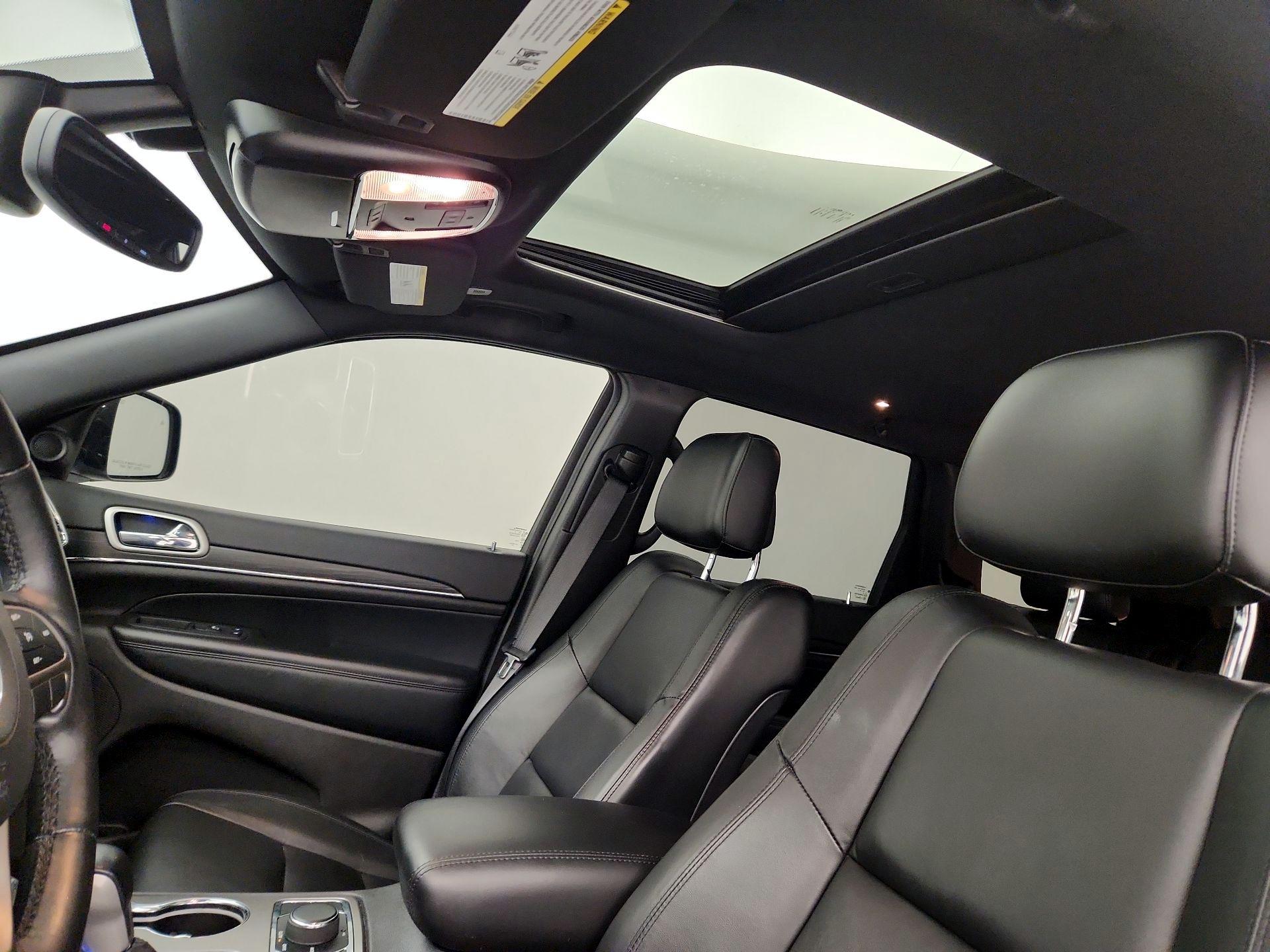 Thumbnail: 2020 Jeep Grand Cherokee - 19